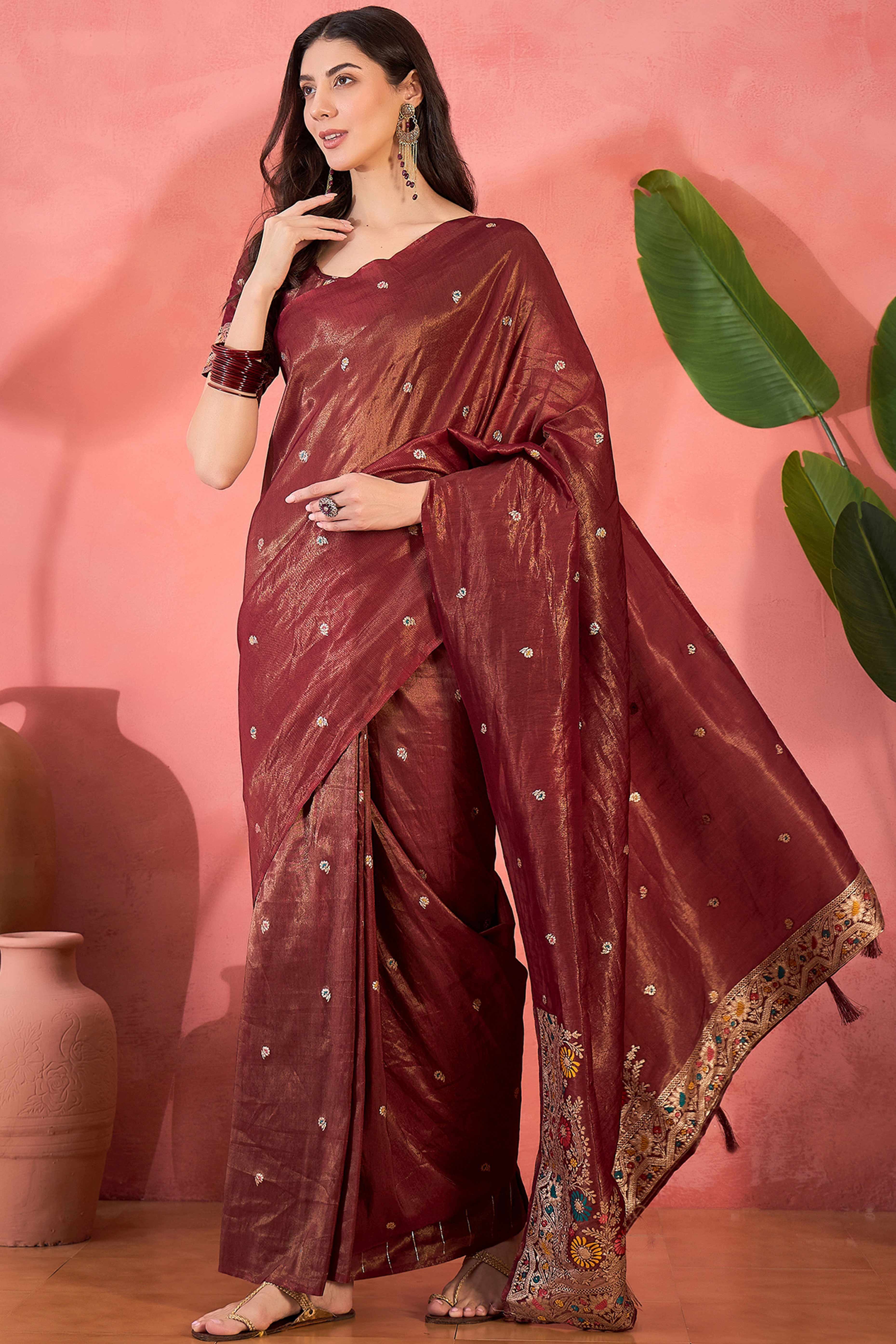 19Floral Zari Woven Maroon Saree In Shimmer Finish With Elegant Tassel Pallu