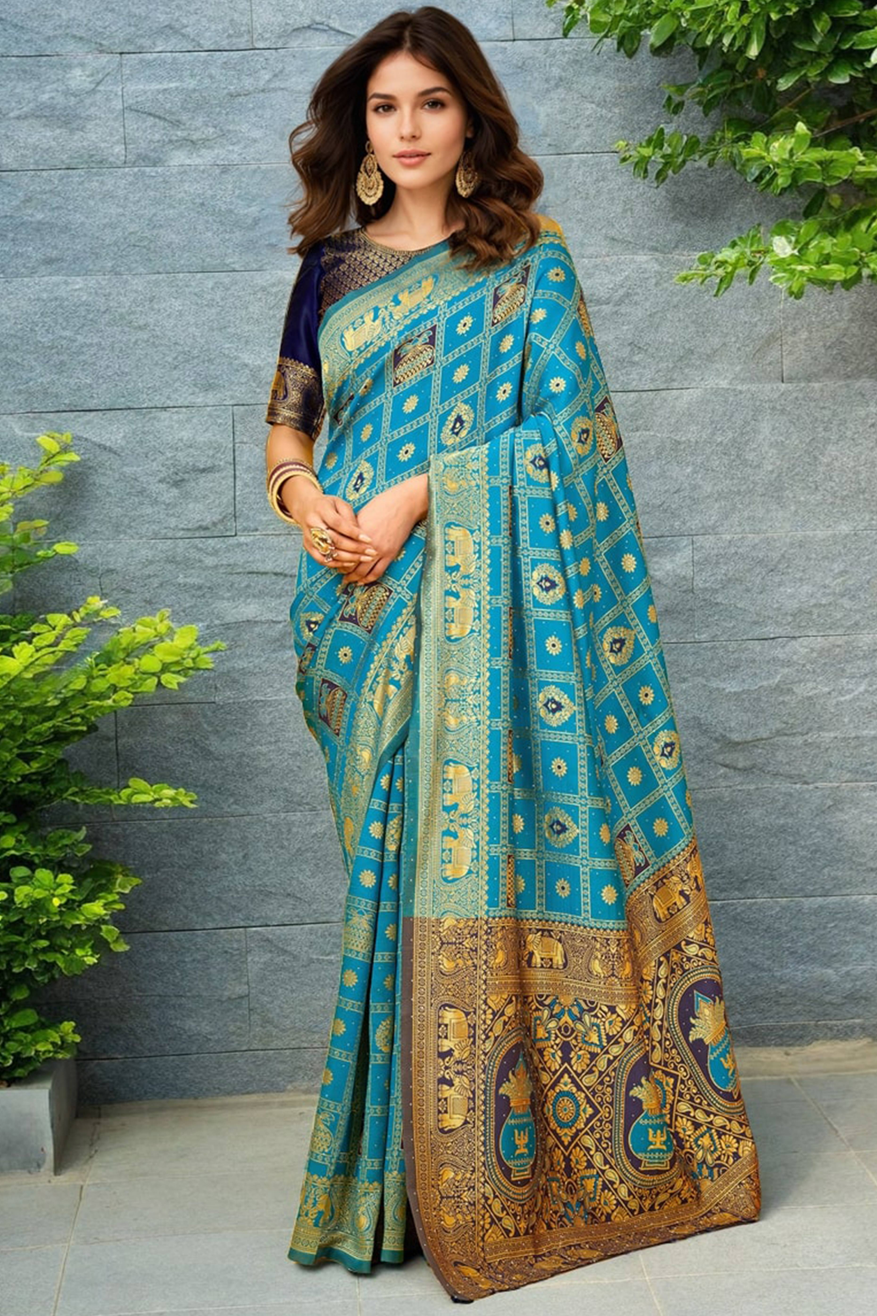 Blue Floral Weaving Paithani Saree In Soft Silk Accented With A Stylish Tassel Border Pallu