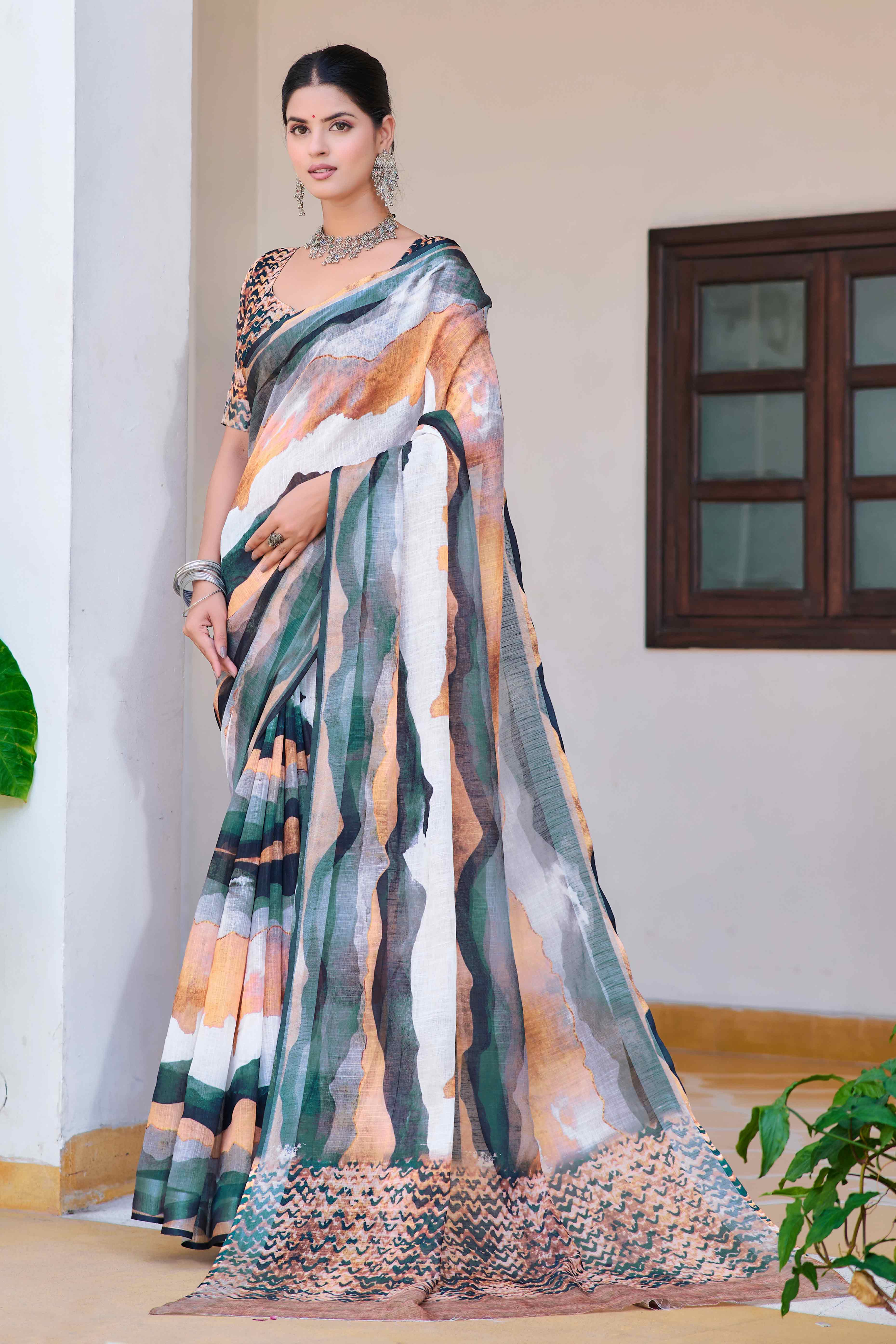 Green & Black Abstract Printed Linen Saree