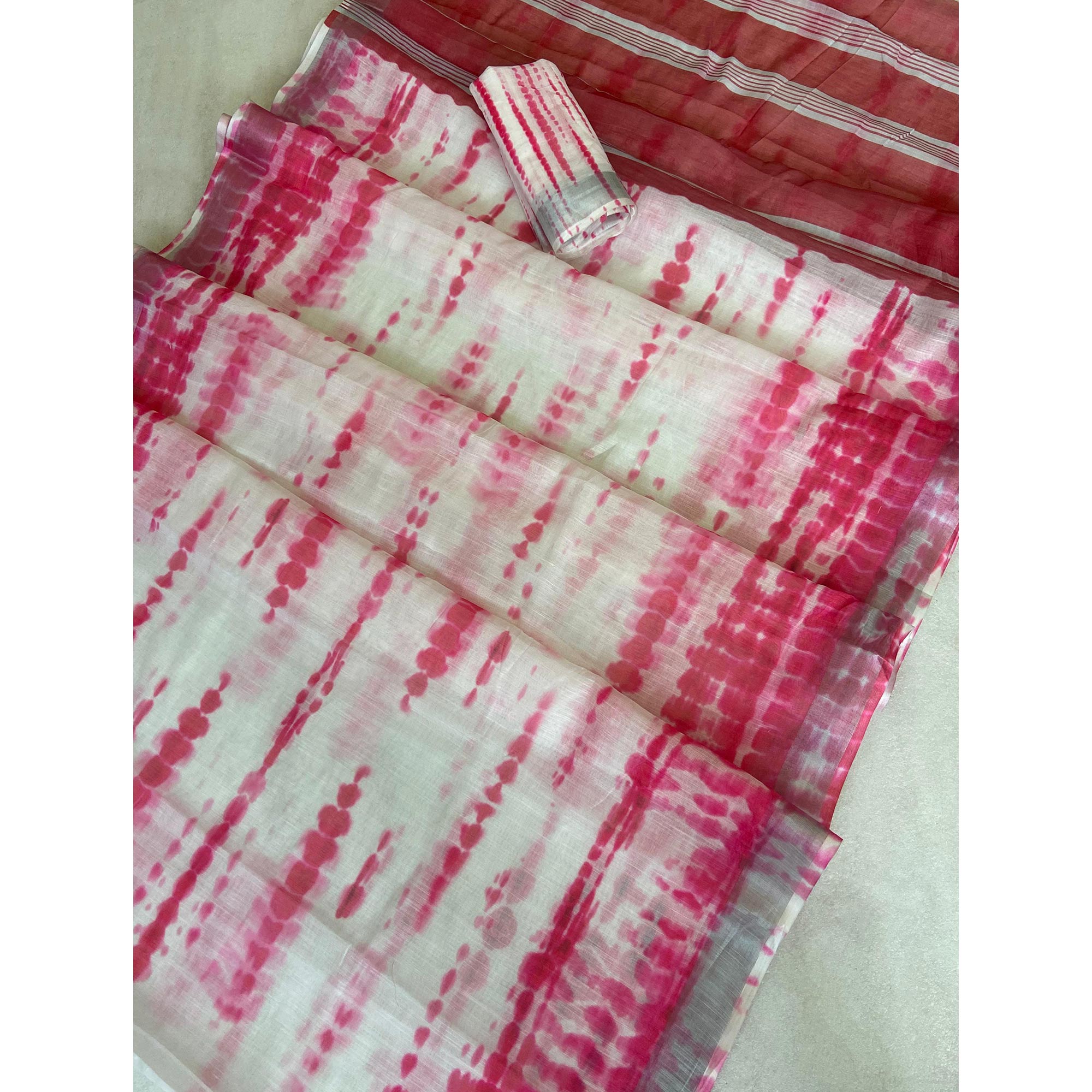 Pink Saburi Printed Linen Saree With Zari Border