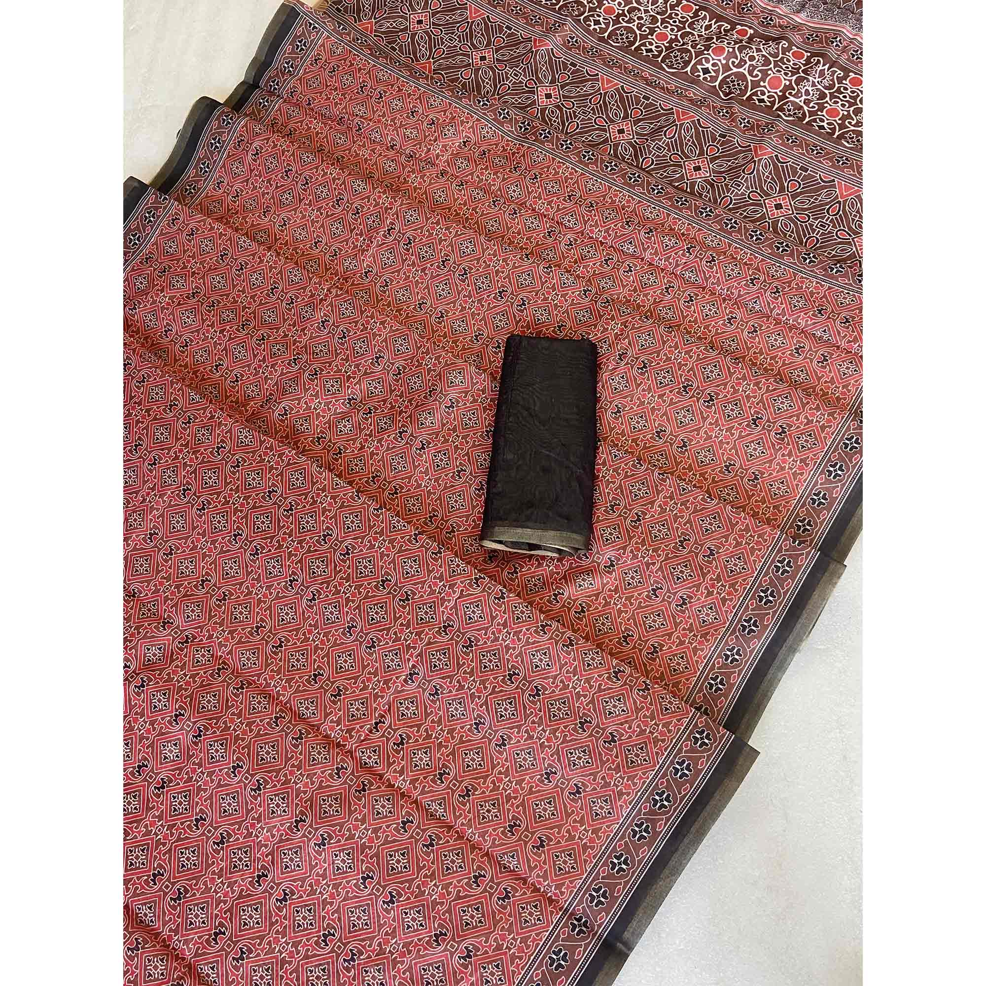 Red & Black Geometric Printed Linen Saree With Zari Border