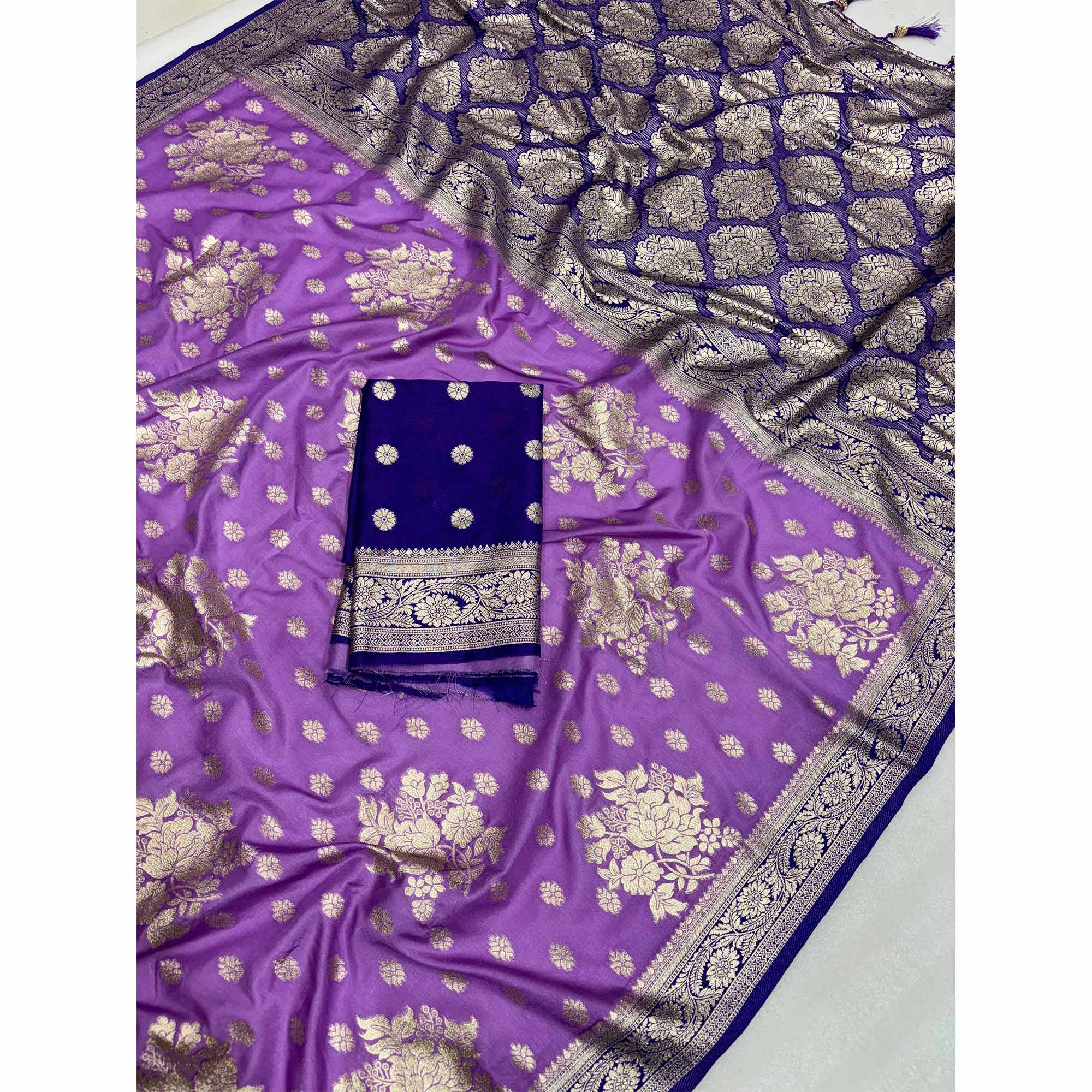 Lavender Dola Silk Woven Saree with Allover Zari Butti Design