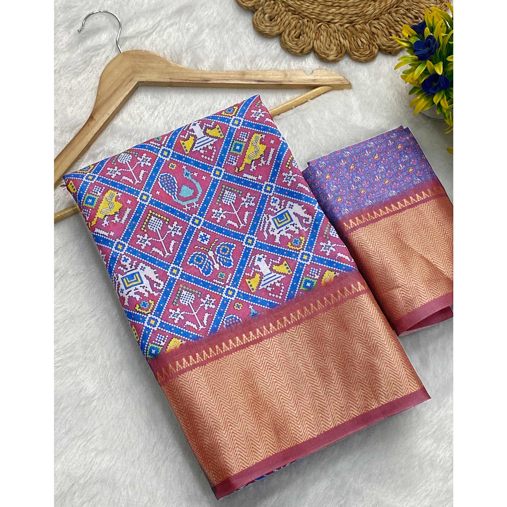 Lavender Dola Silk Saree Featuring Traditional Patan Patola Print