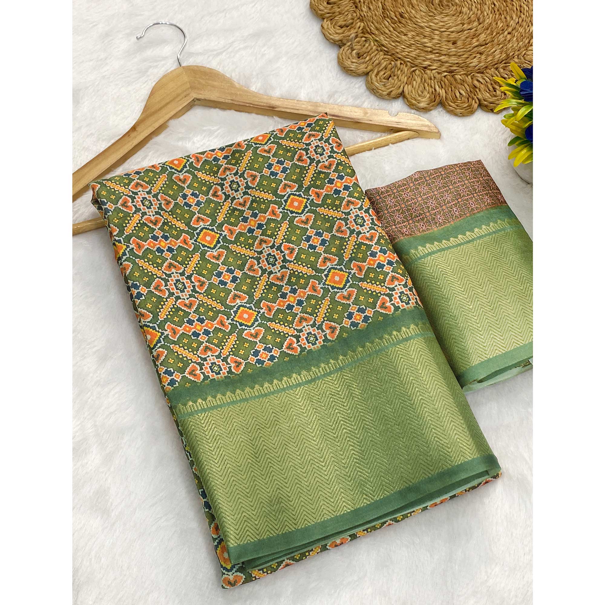 Mehendi Green Dola Silk Saree Featuring Traditional Patan Patola Print