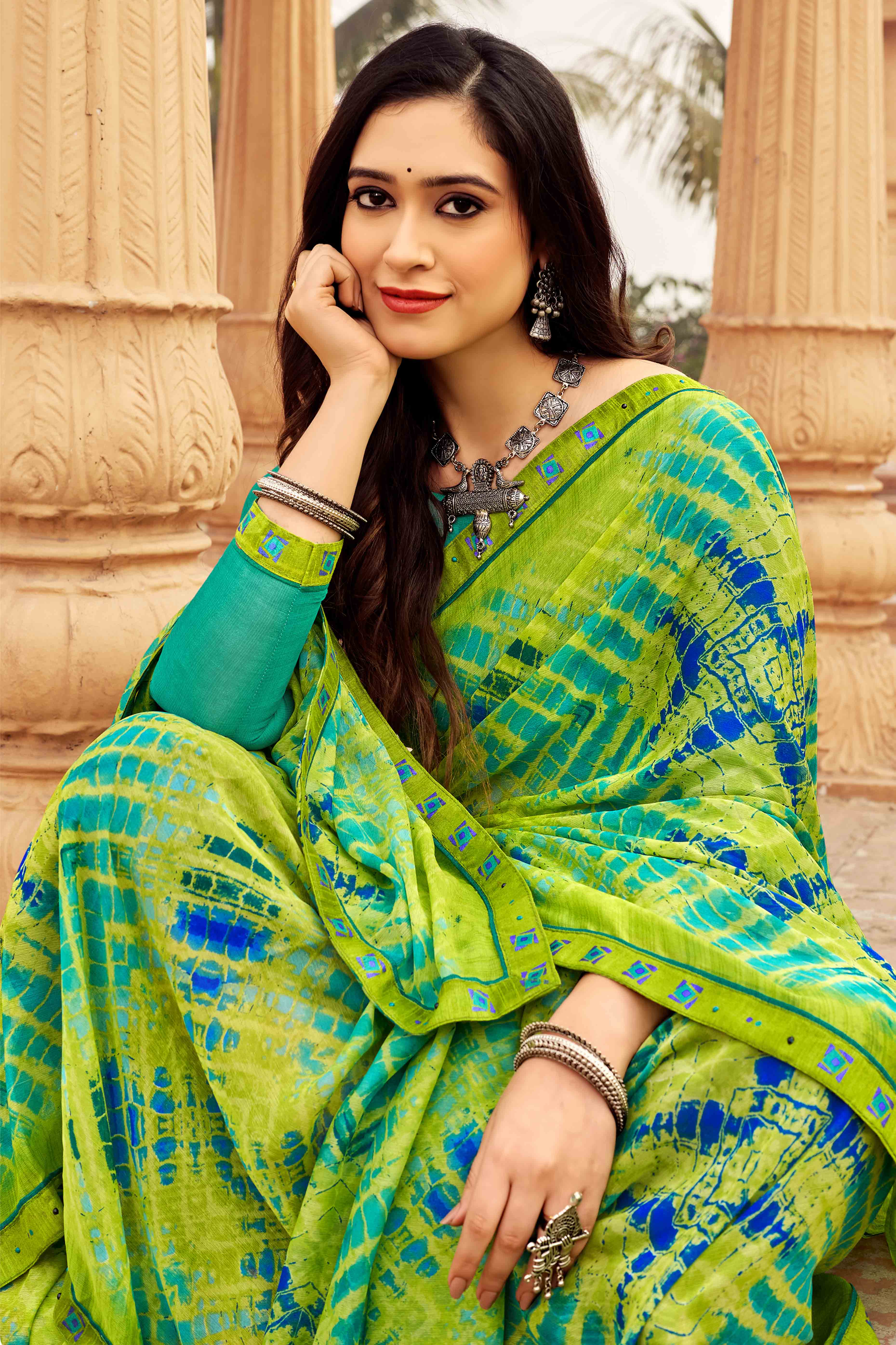 Green Abstract Printed Chiffon Saree