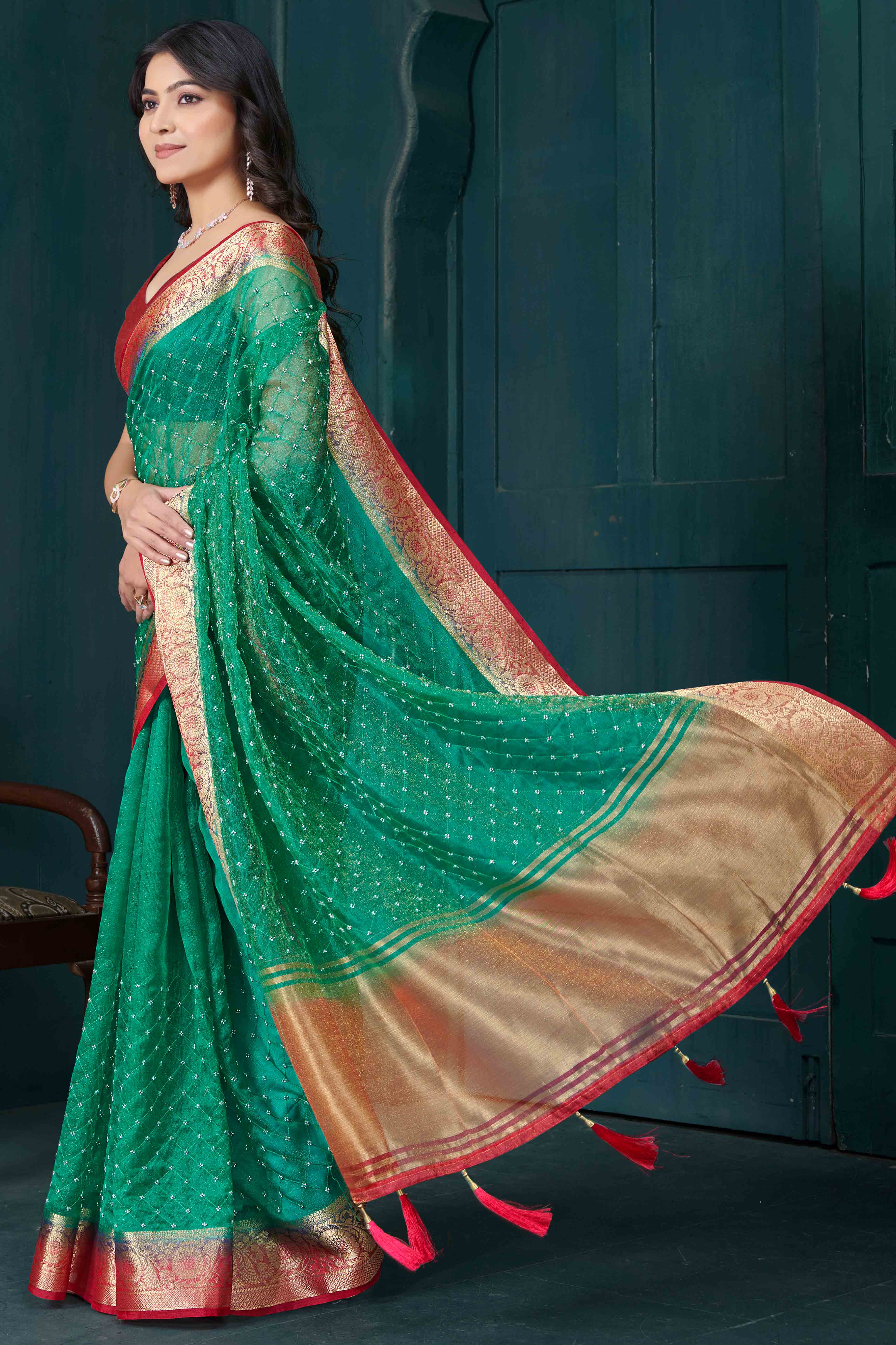 Green Jacquard Saree With Intricate Beads Handwork & Floral Weaving Border