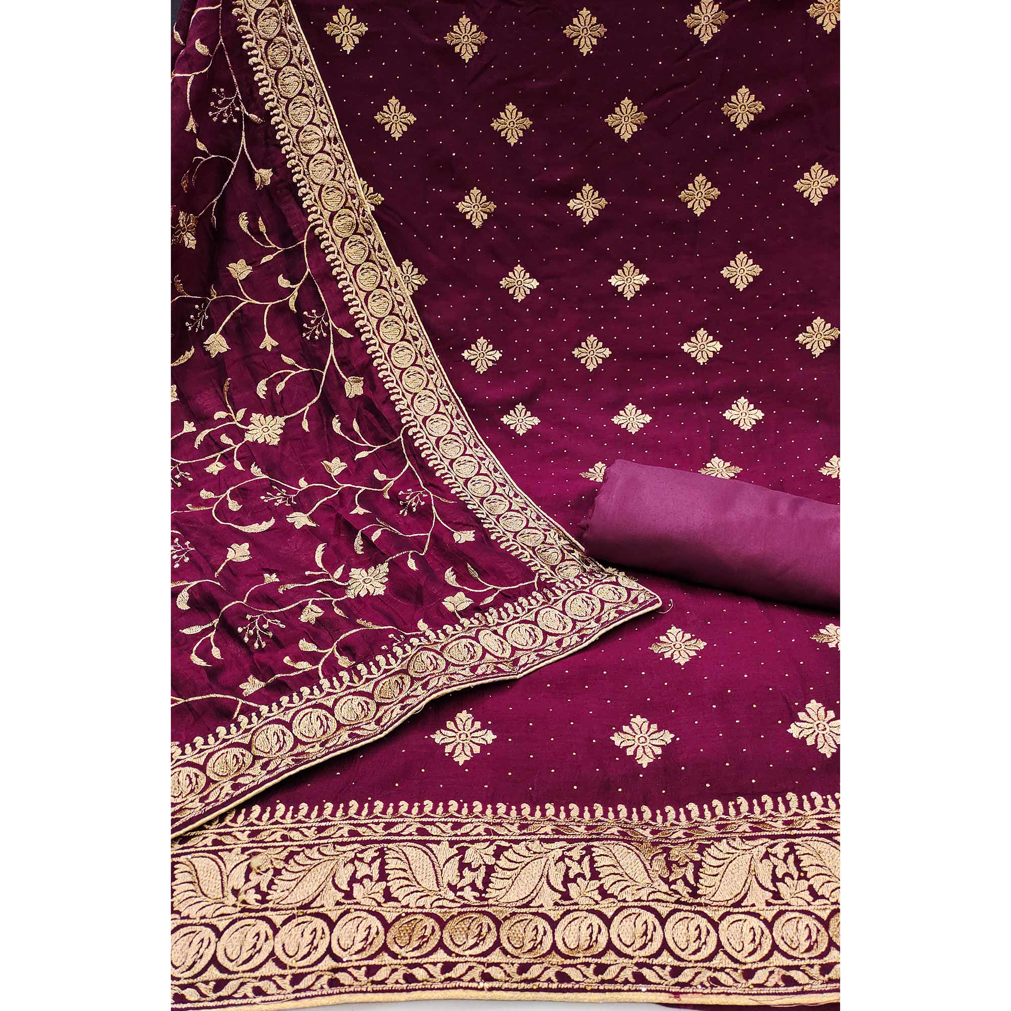 PDM-ANUSHKA-6181-WINE
