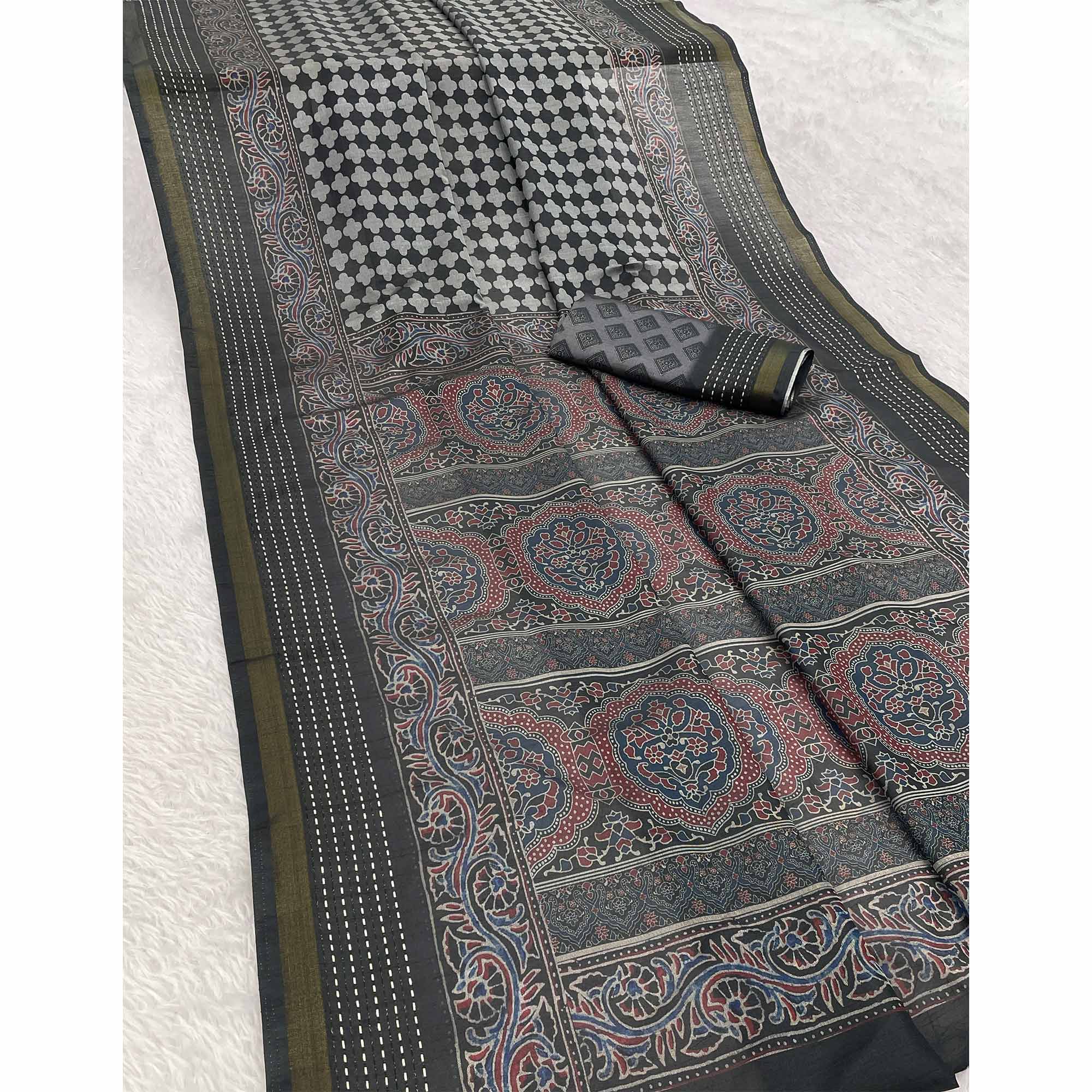 Graceful Grey Digital Ikkat Printed Saree in Luxurious Silk Blend Fabric