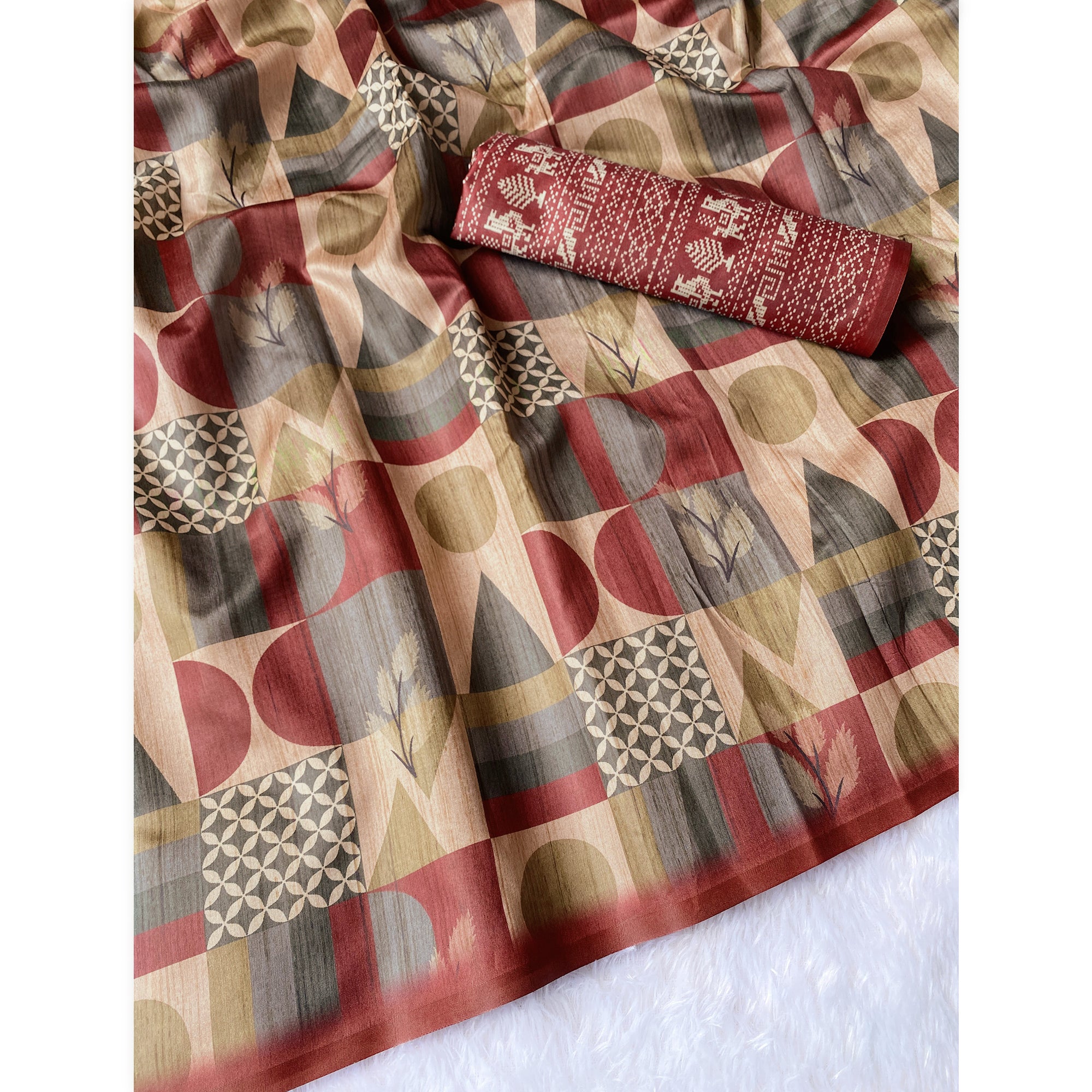 Beige Geometric Printed Tussar Silk Blend Festive Saree with Elegant Textured Finish