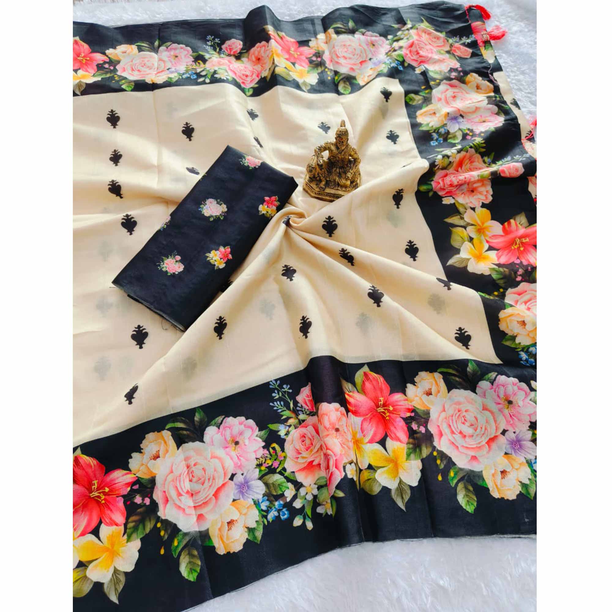 Charming Cream Saree In Cotton Silk Featuring Graceful Floral Digital Prints With Tassel Pallu