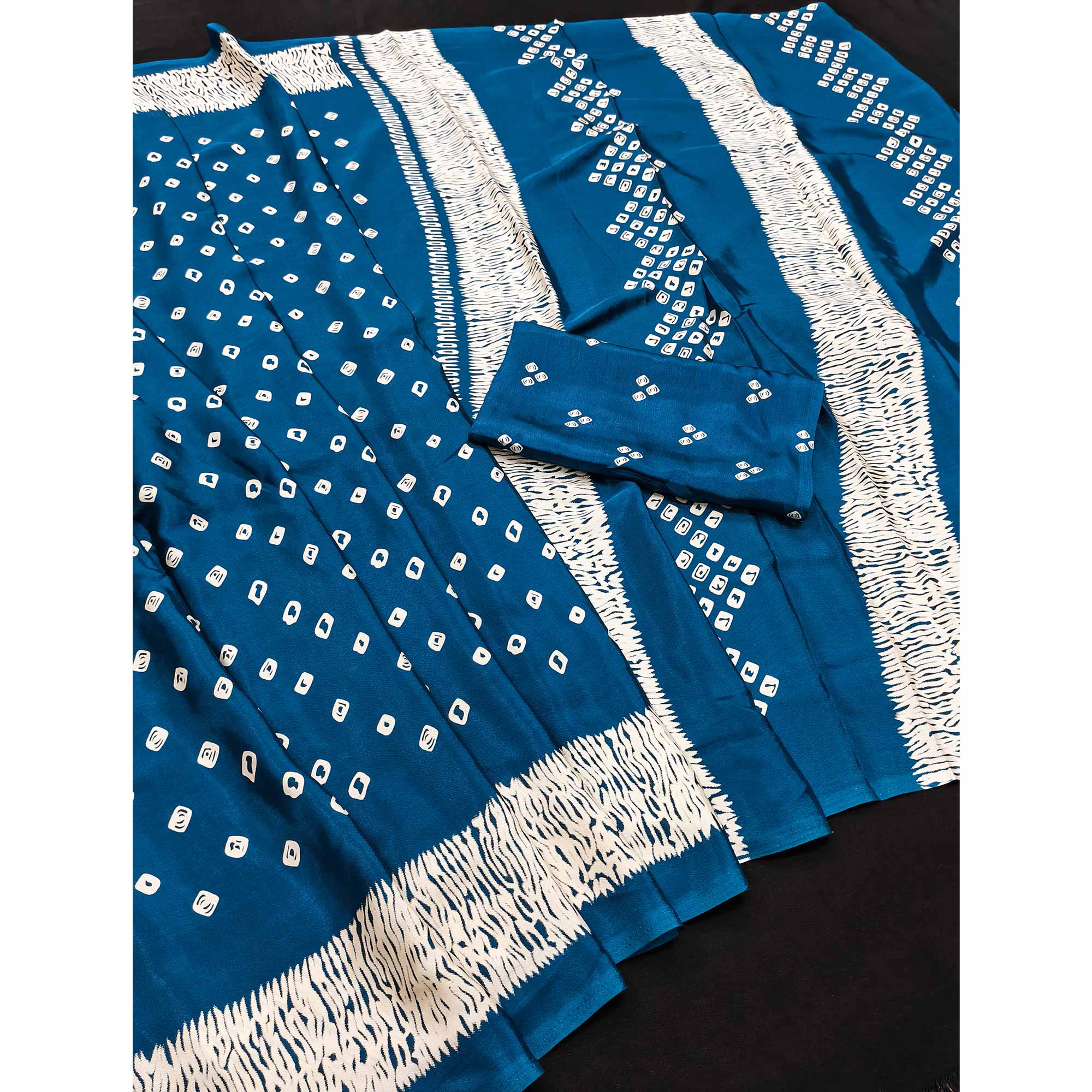 Blue Bandhani Printed Chiffon Saree With Traditional Appeal