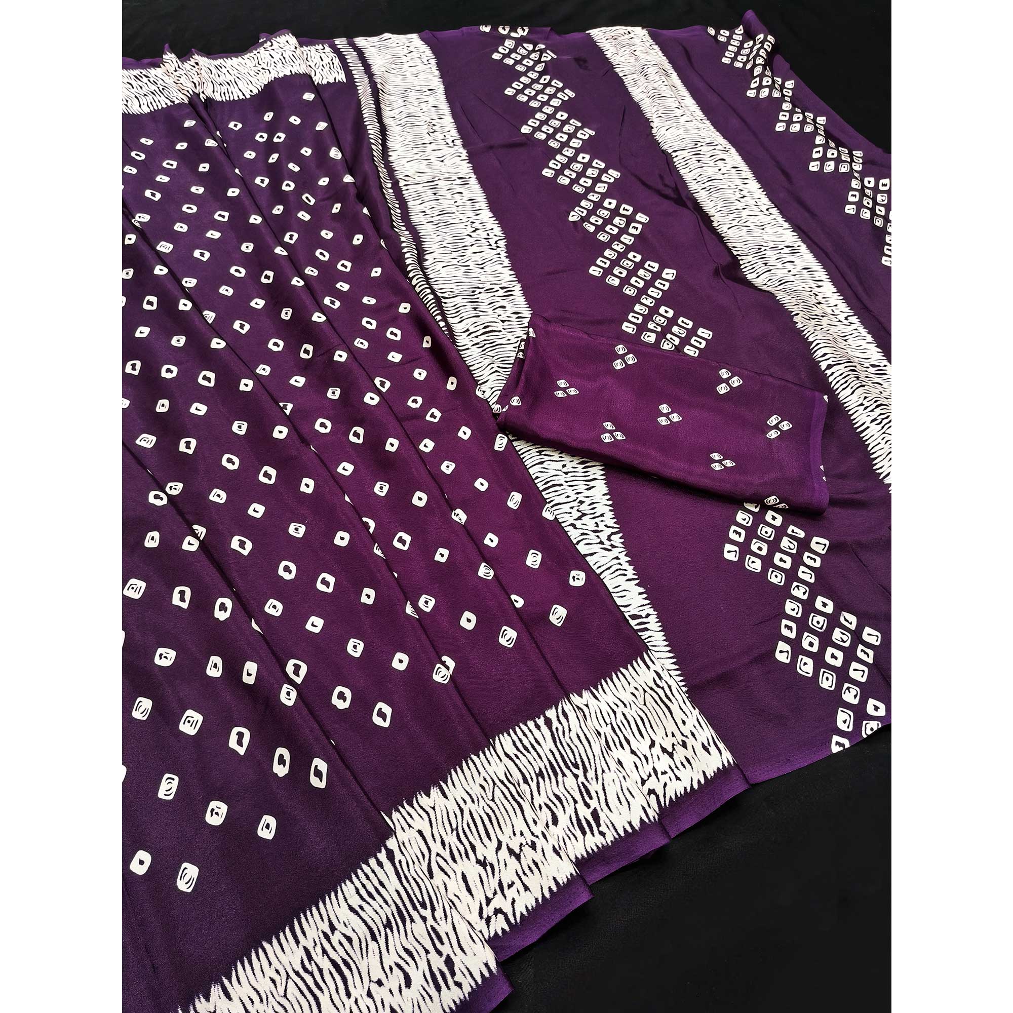 Deep Purple Bandhani Printed Chiffon Saree With Traditional Appeal