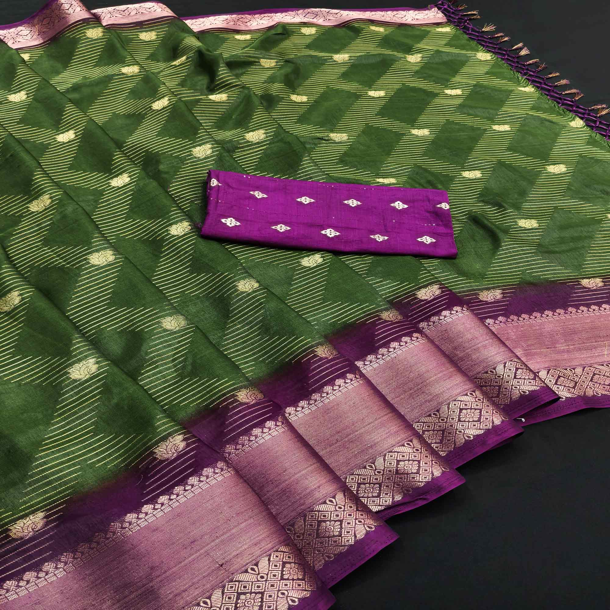 Classic Green Jacquard Saree Showcasing Floral & Zig-Zag Weaving With Tassel Pallu