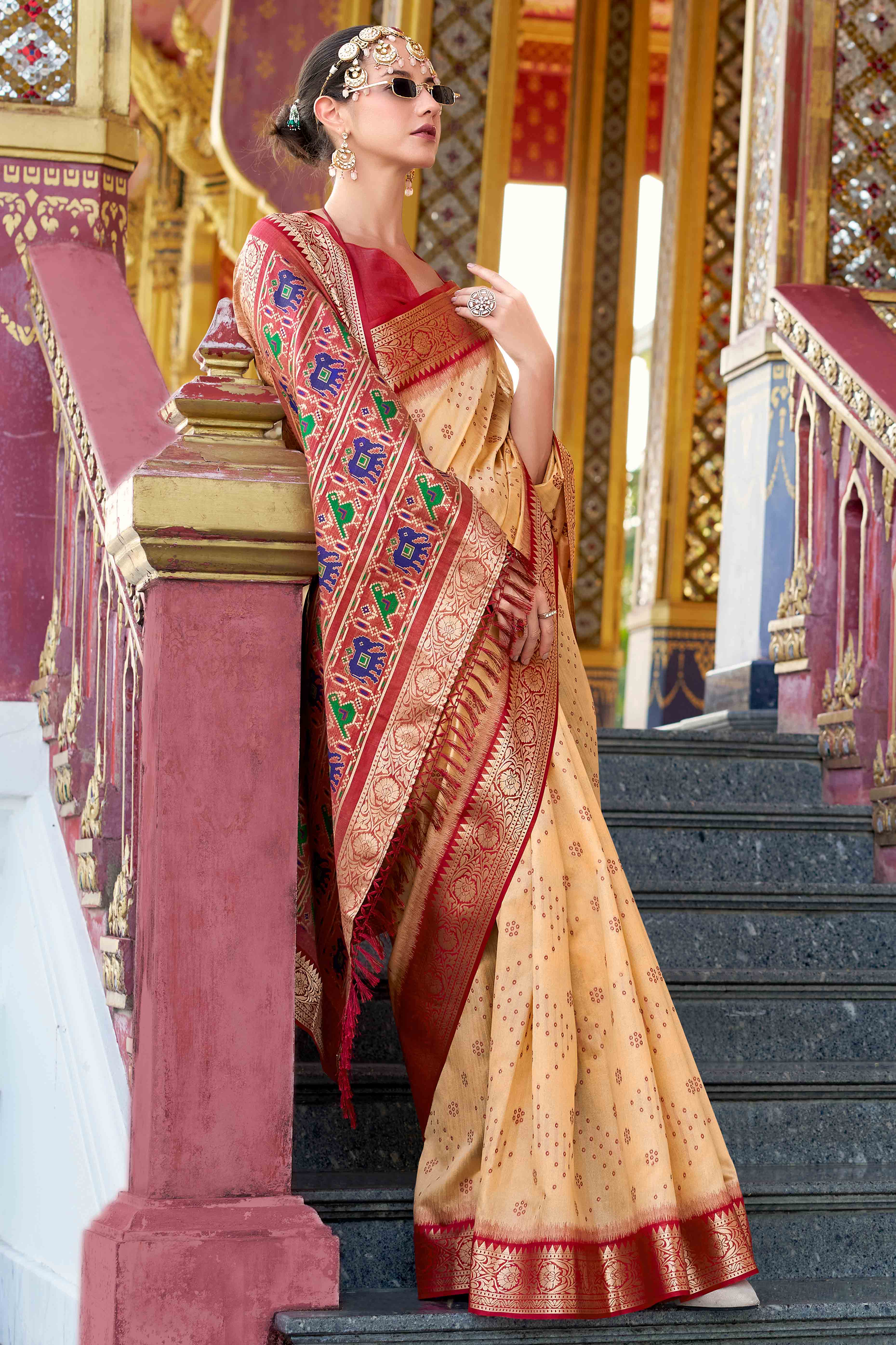 Silk Blend Woven Bandhani Saree In Beige With Contrasting Patola Pallu