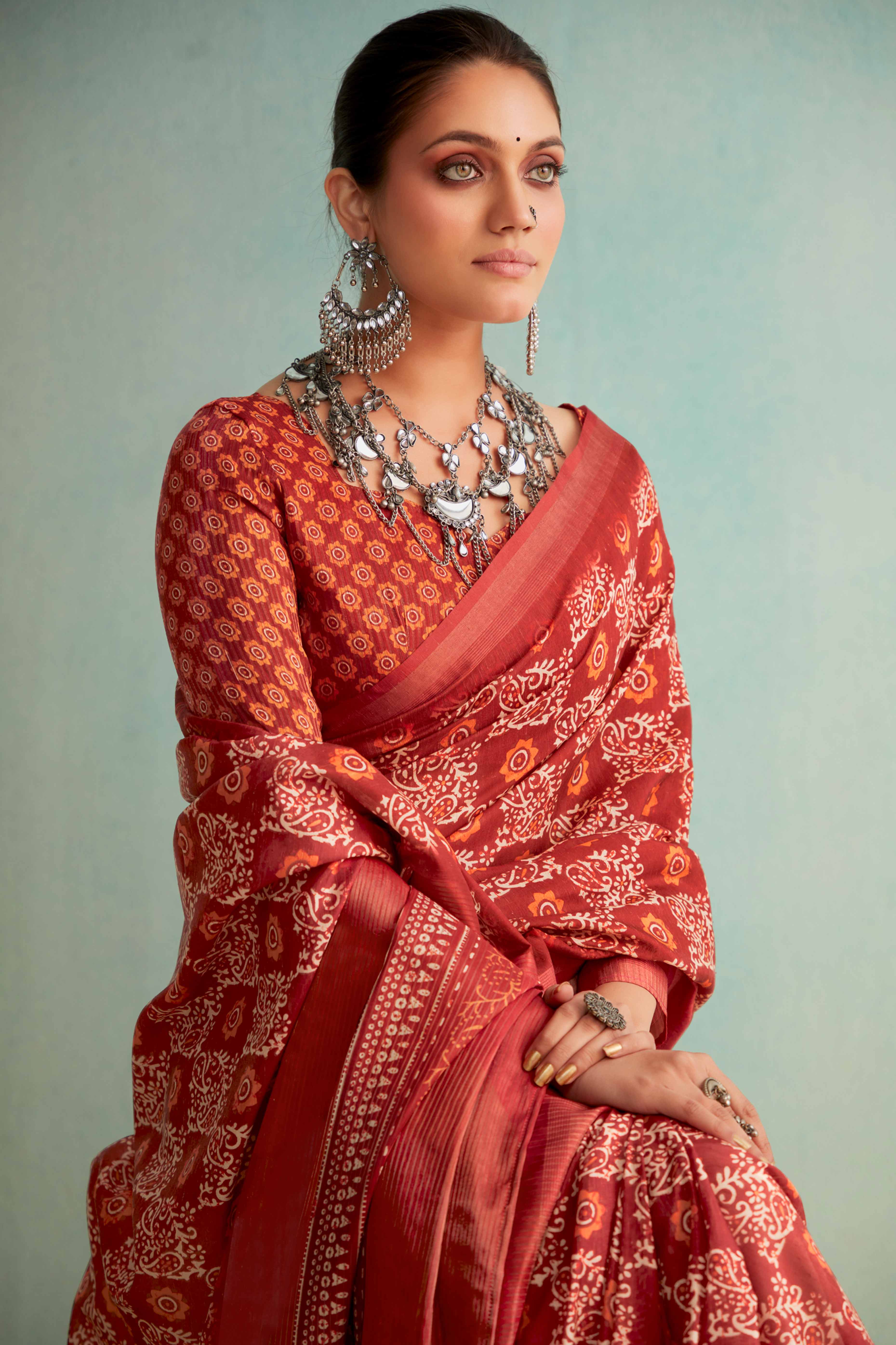 Designer Red Handloom Saree with Digital Print on Silk Blend Fabric