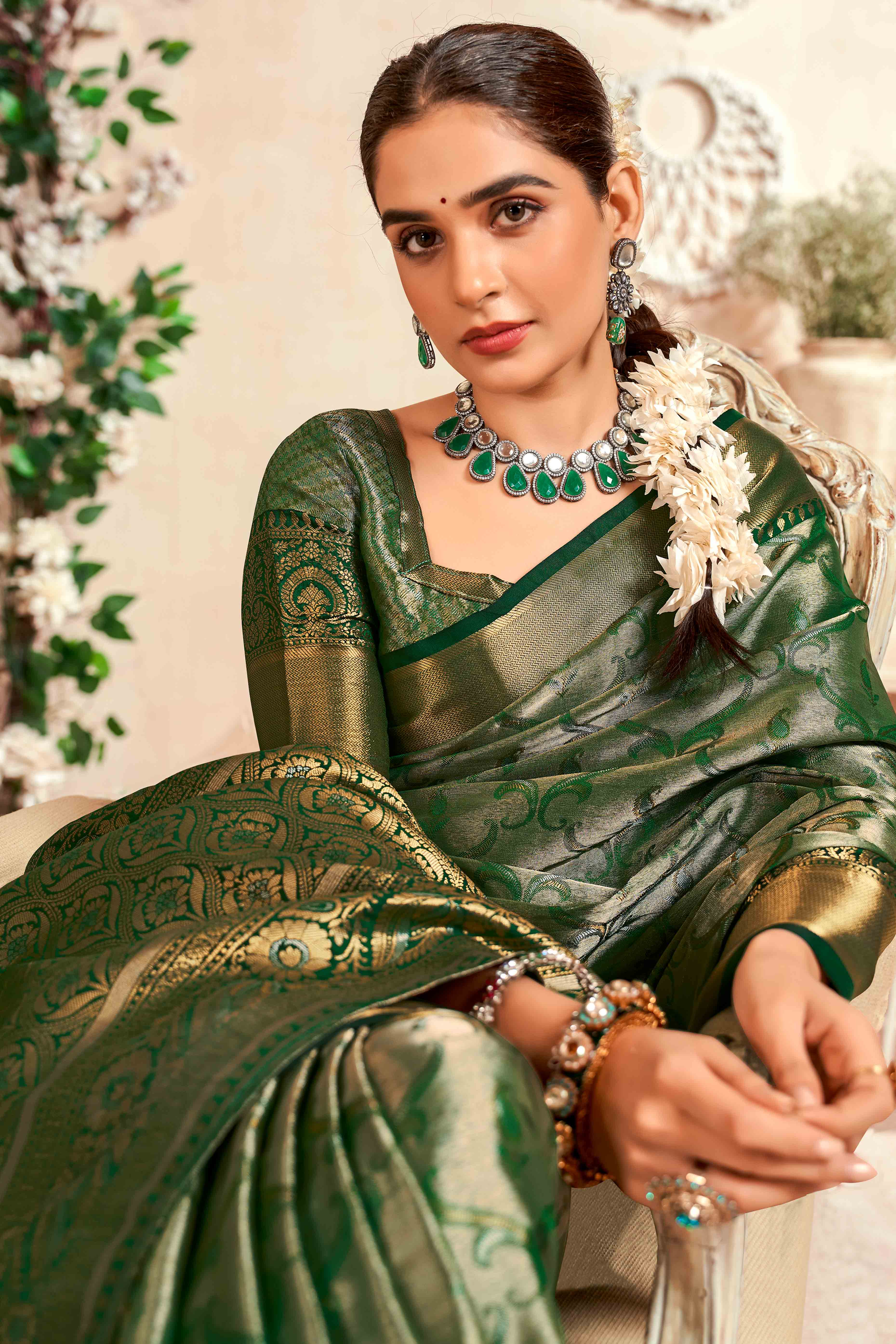 Green Kanjivaram Silk Saree With Lustrous Zari Artistry