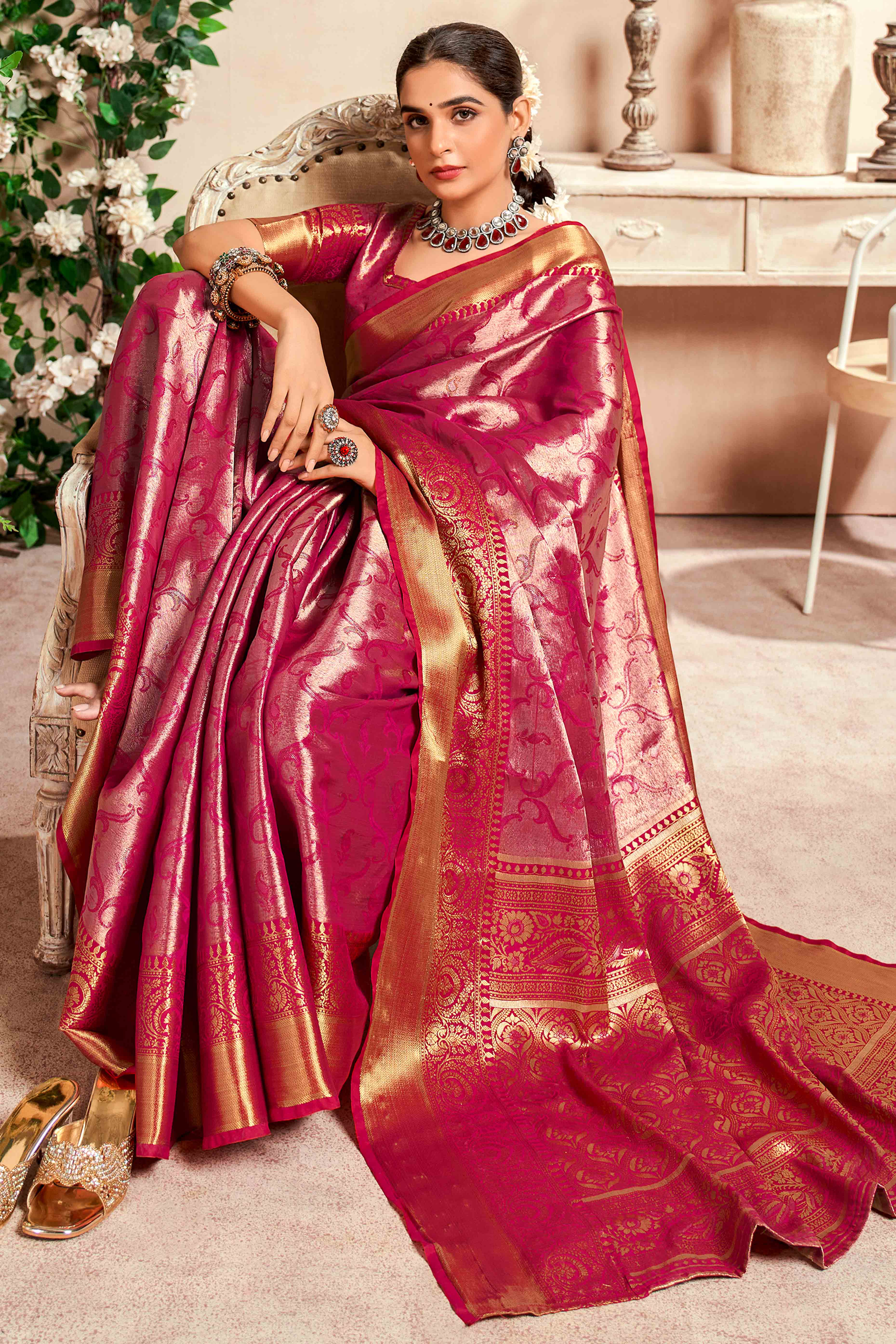Pink Kanjivaram Silk Saree With Lustrous Zari Artistry