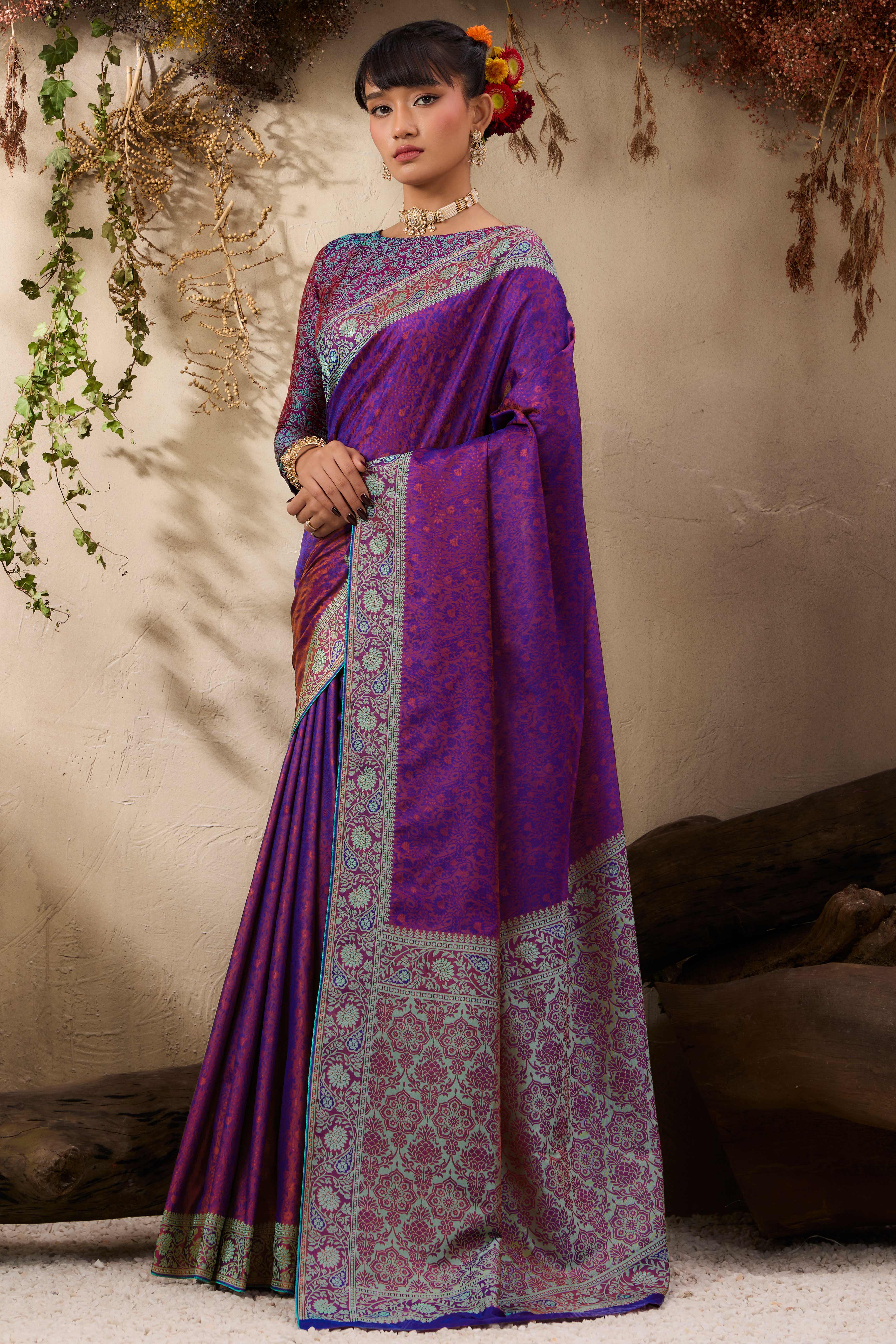 Purple Pure Silk Kanjivaram Handloom Saree Enhanced with Zari Woven Patterns