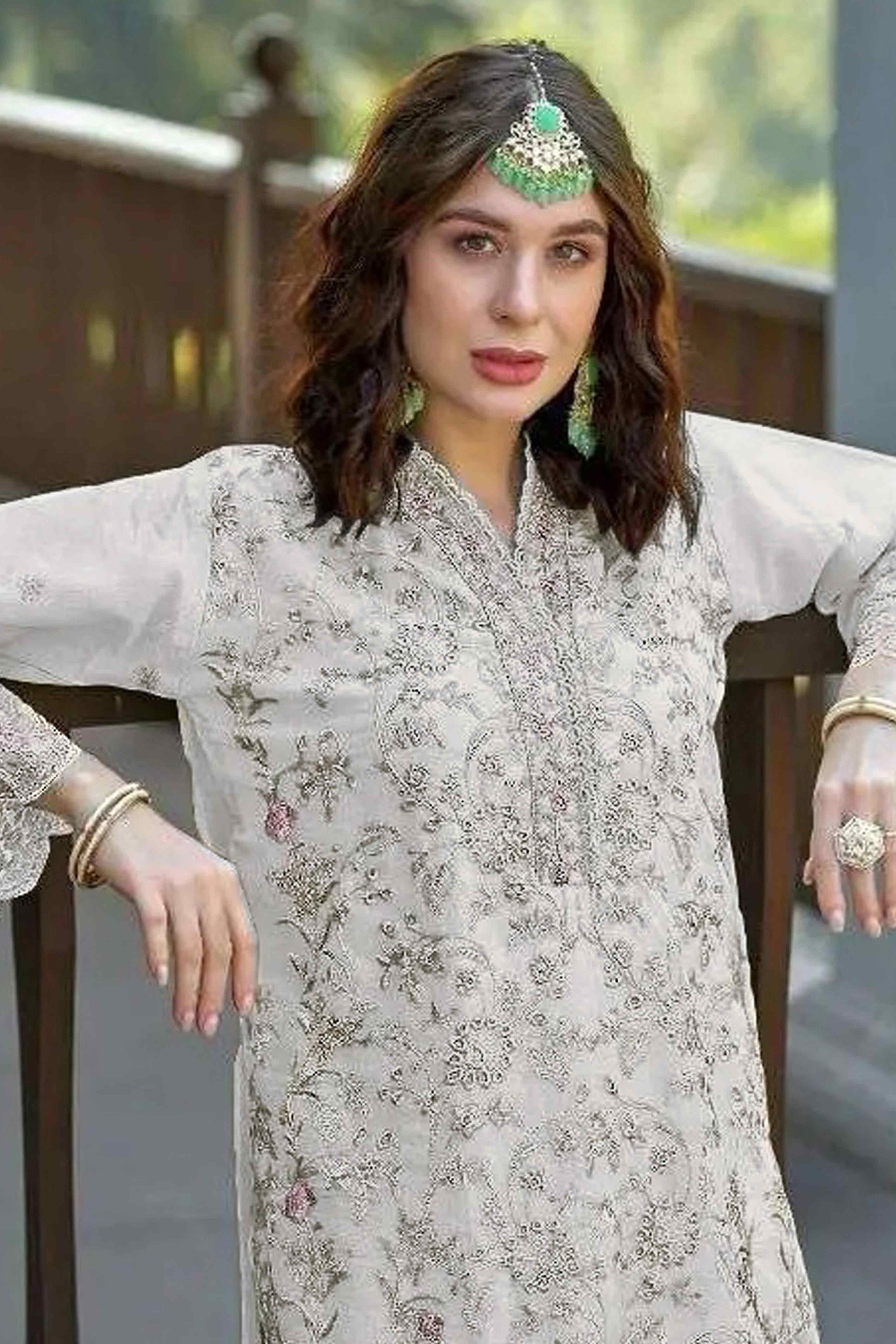 Cream Floral Sequins Embroidery Organza Semi Stitched Pakistani Suit