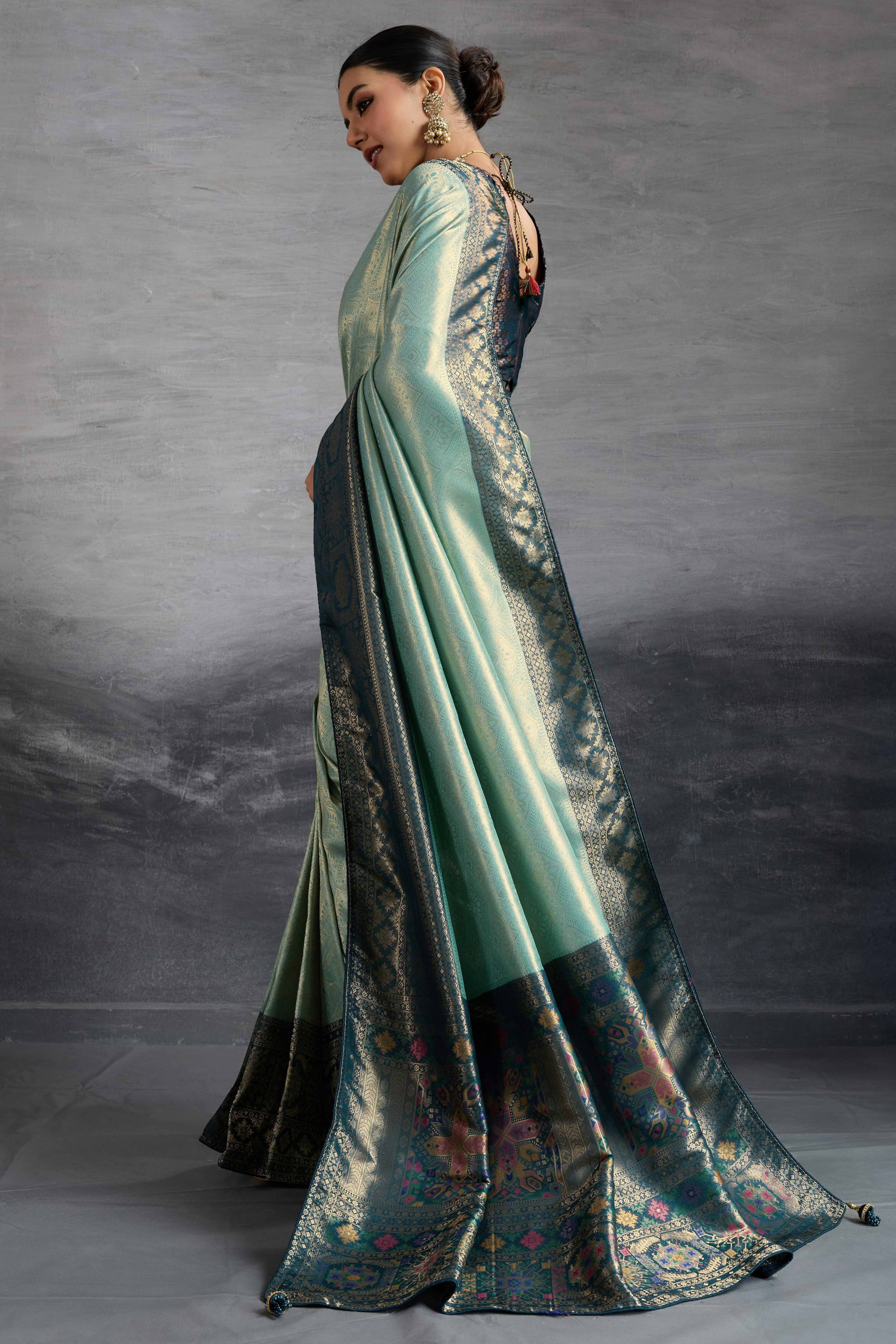 Traditional Mint Green Kanjivaram Soft Silk Saree with Bold Kadiyal Weave