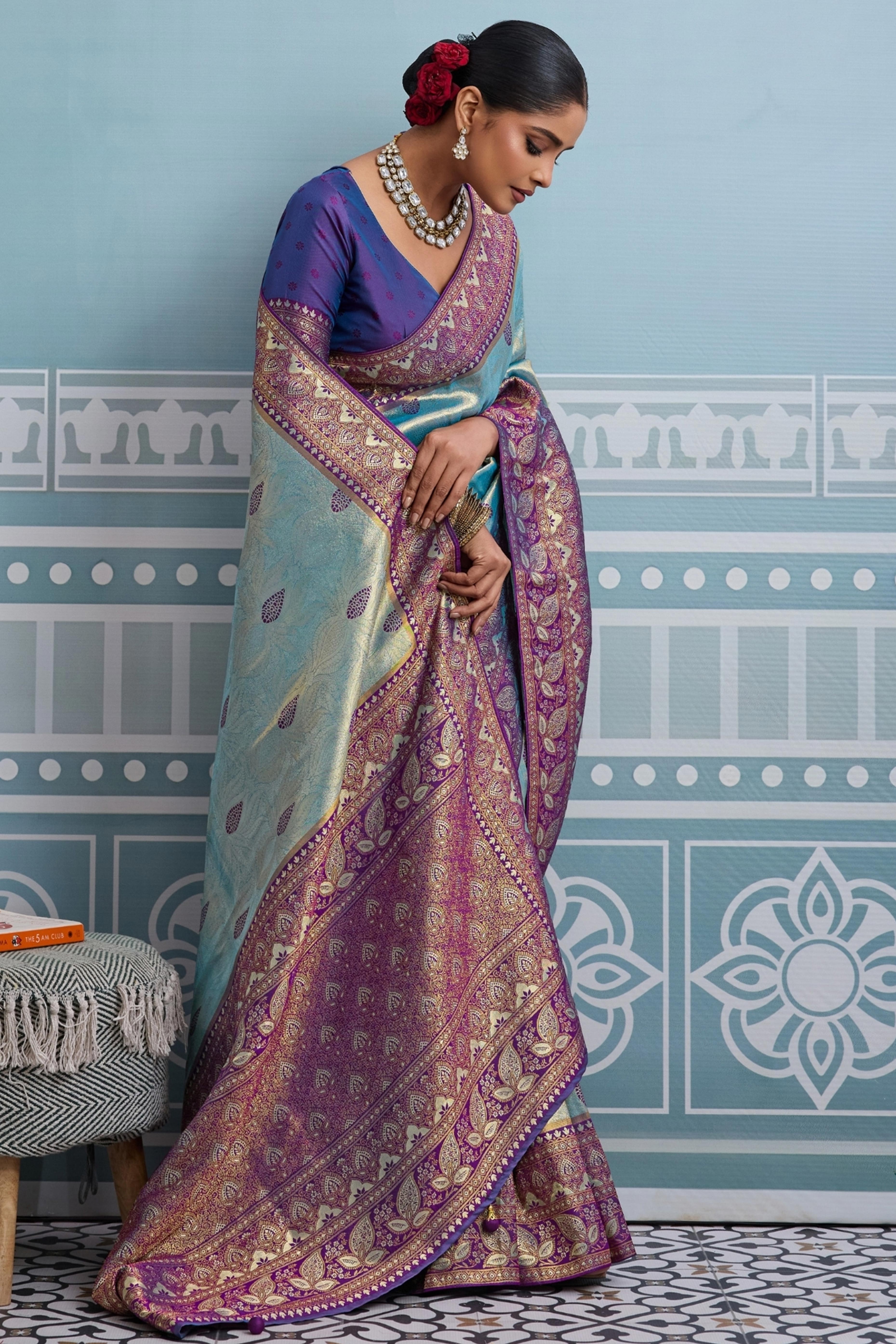 Sea Green Soft Kanjivaram Silk Saree with Elegant Zari Weaving