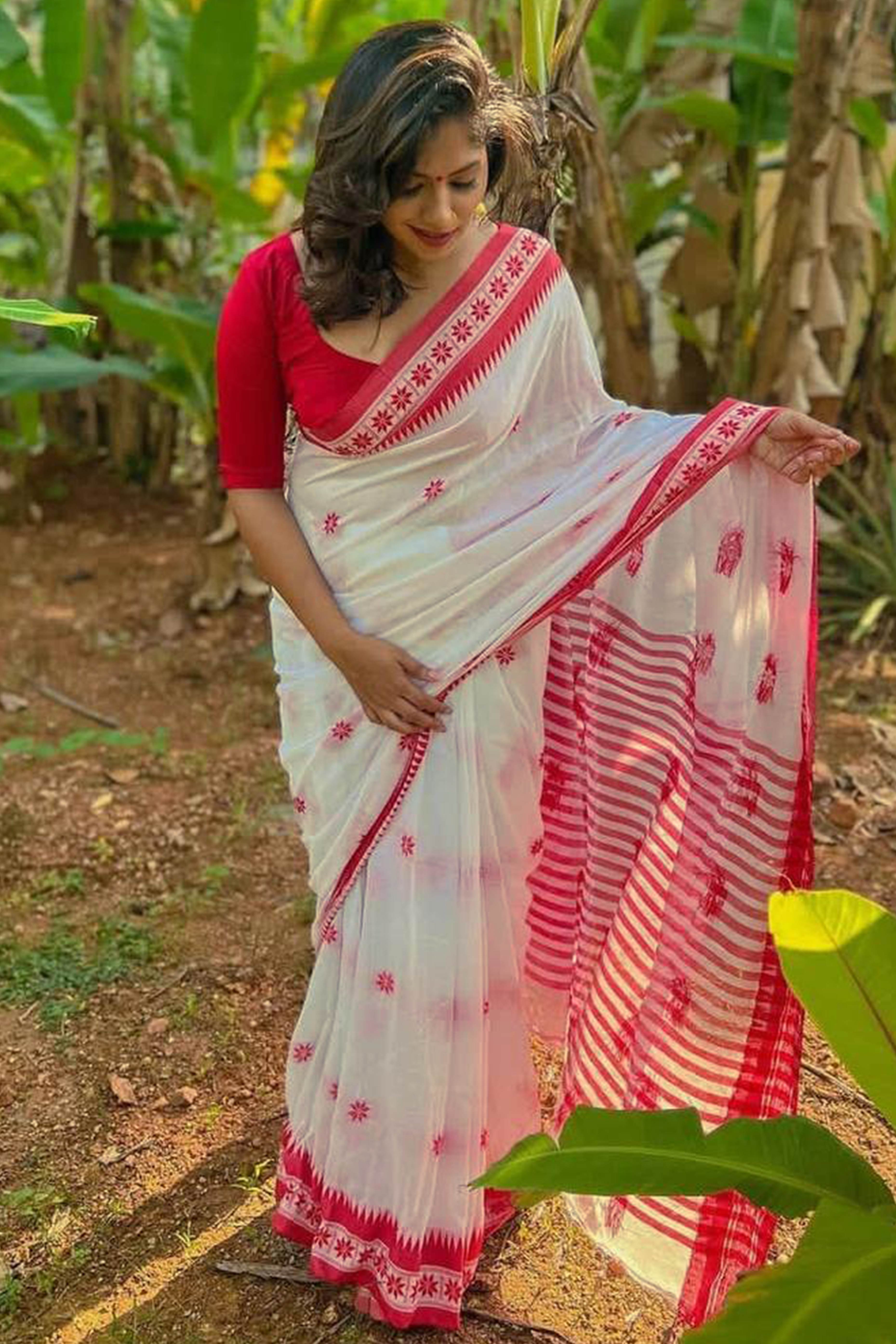 White Traditional Weaving Linen Saree Ideal for Durga Pooja and Spiritual Occasions