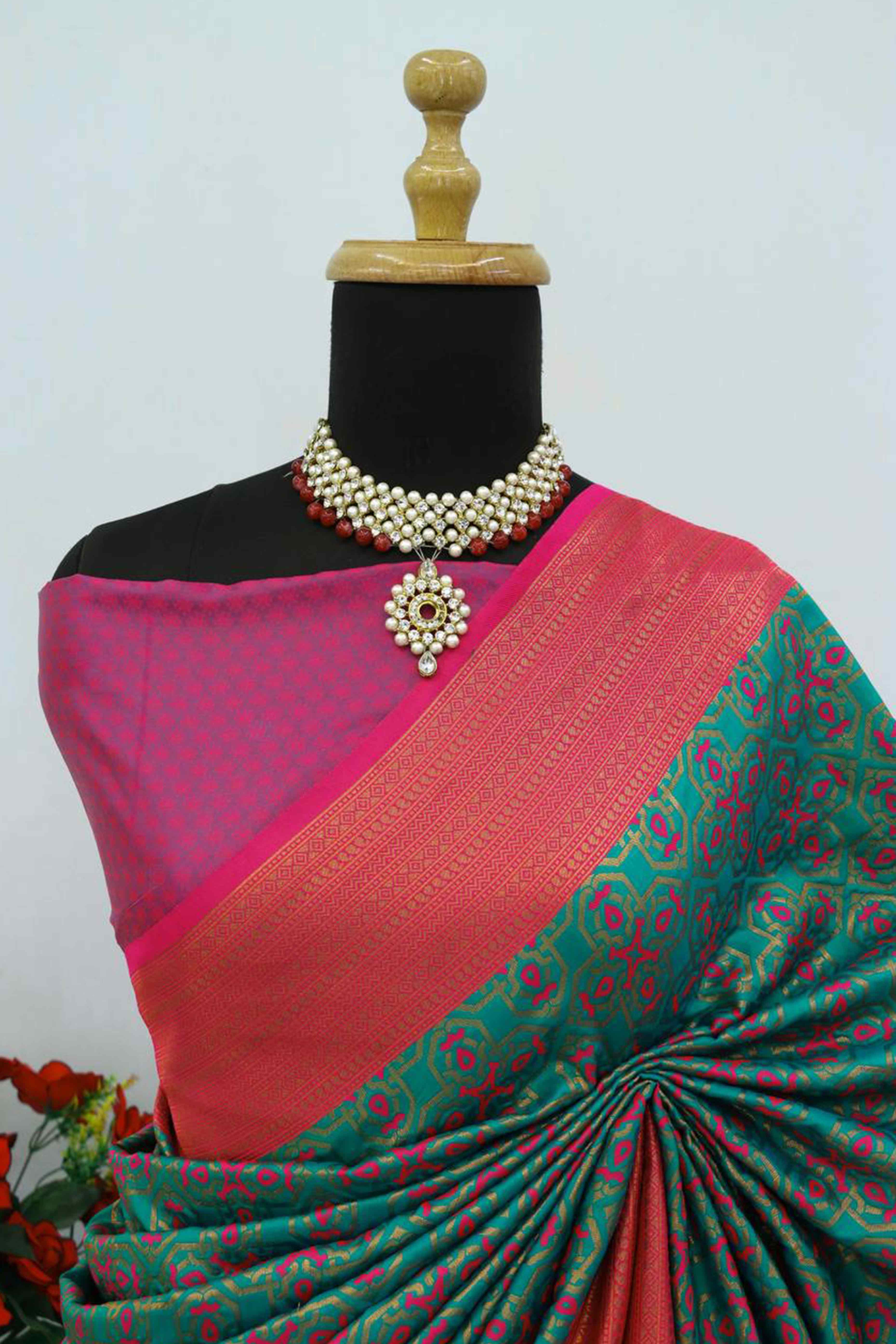 Rama Green Zari Woven With Butti Work Banarasi Silk Saree