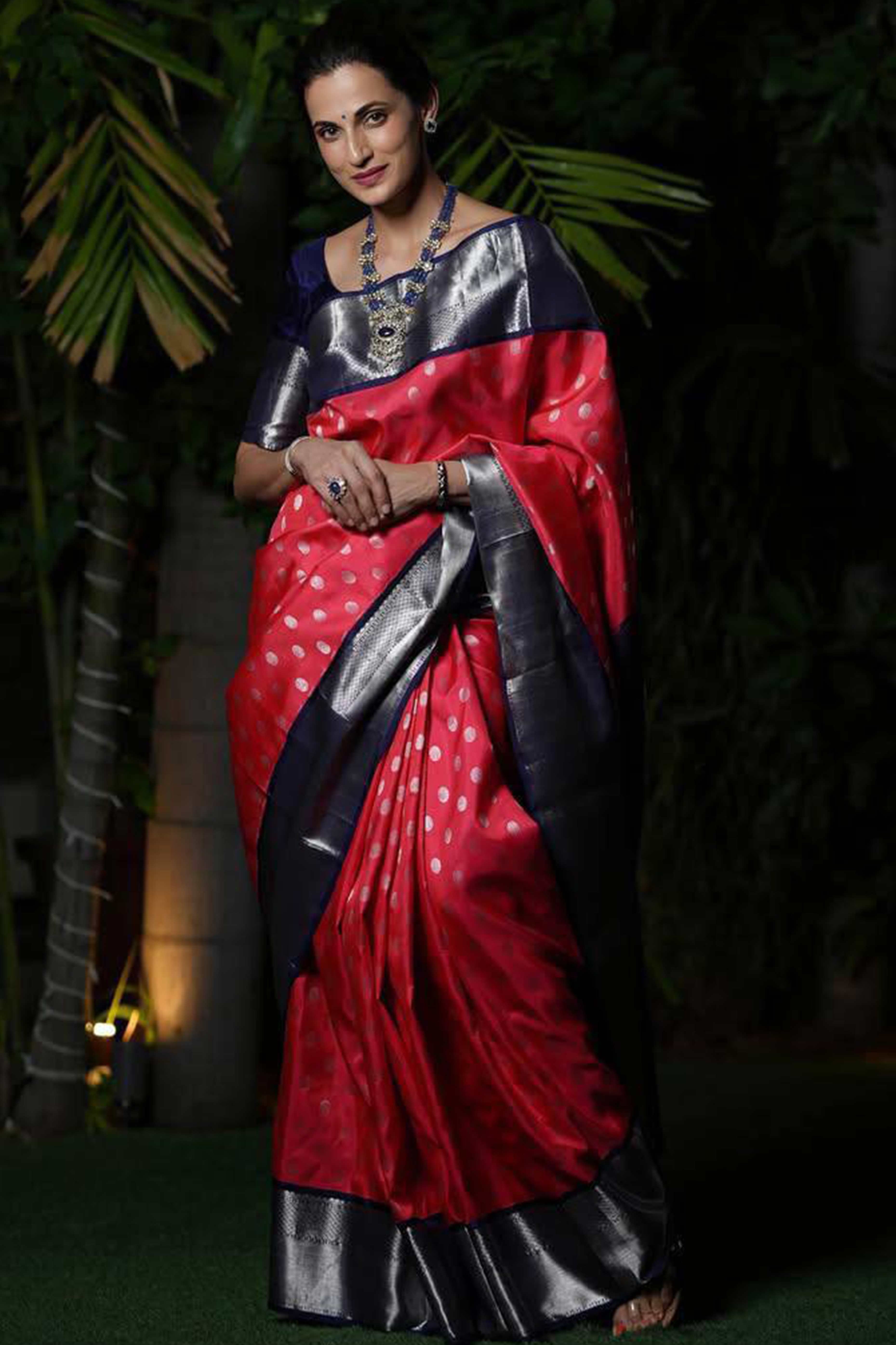 Pink Floral Woven Lichi Banarasi Silk Saree