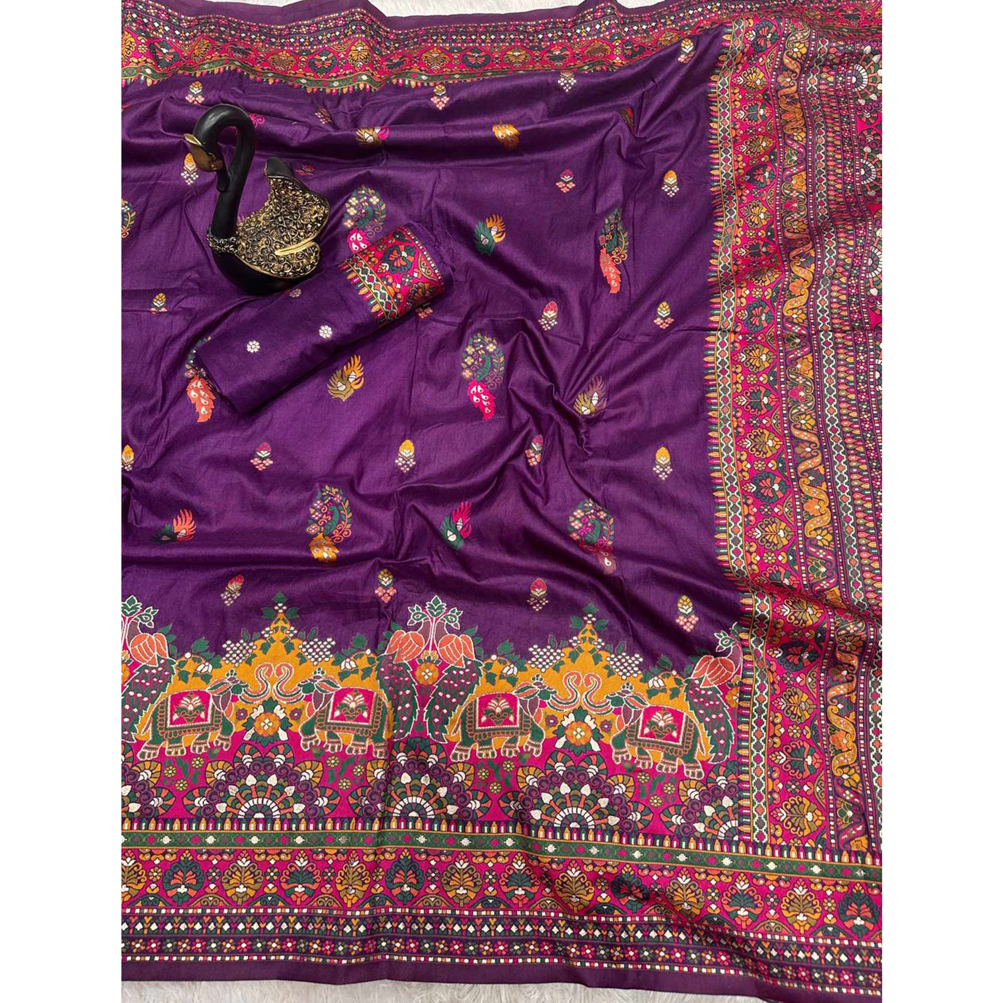 Purple Pashmina Silk Weaving Saree Designed in Classic Rajwadi Style for Festive Wear
