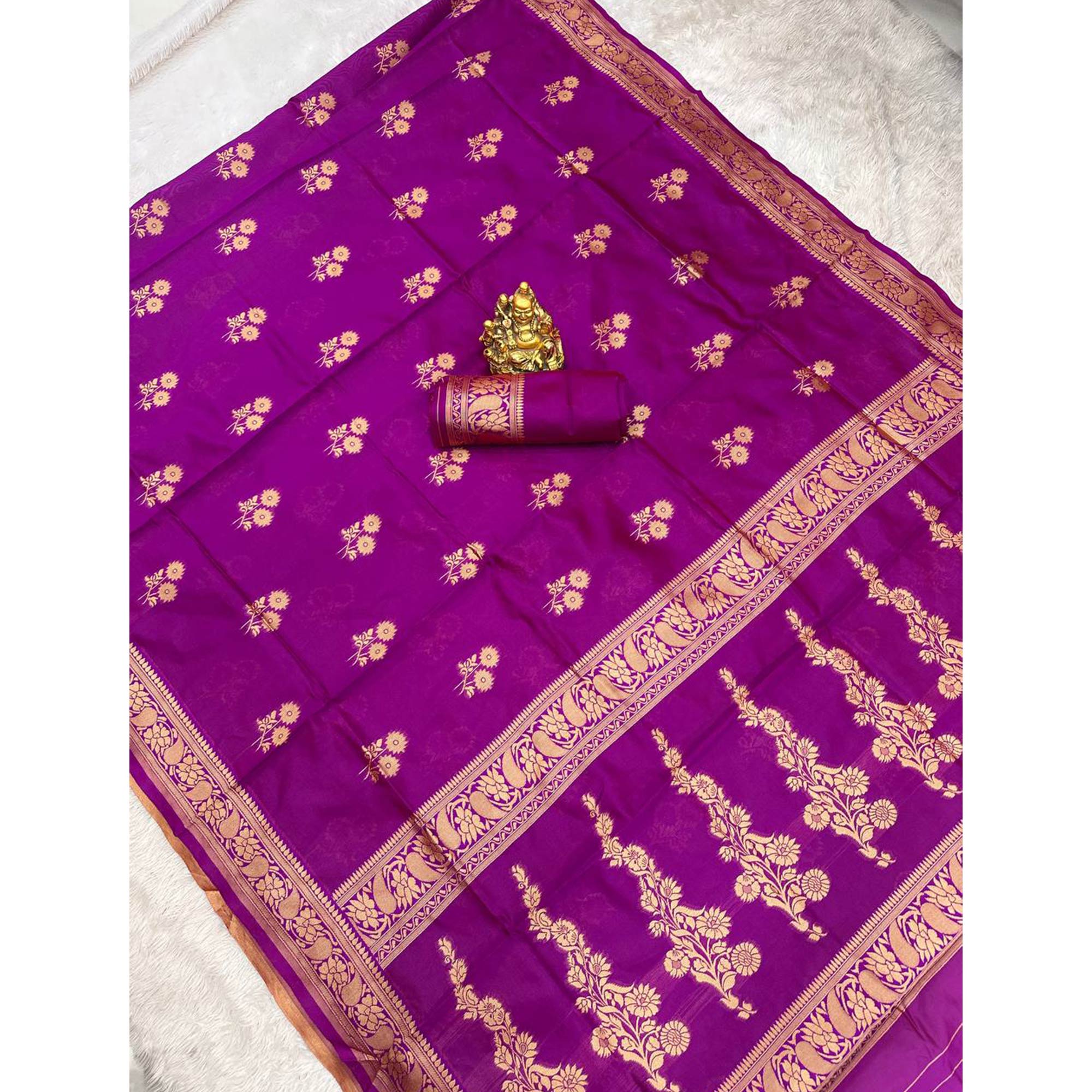 Exquisite Purple Banarasi Silk Saree Featuring Intricate Zari Butti Weaving for a Rich Festive Look