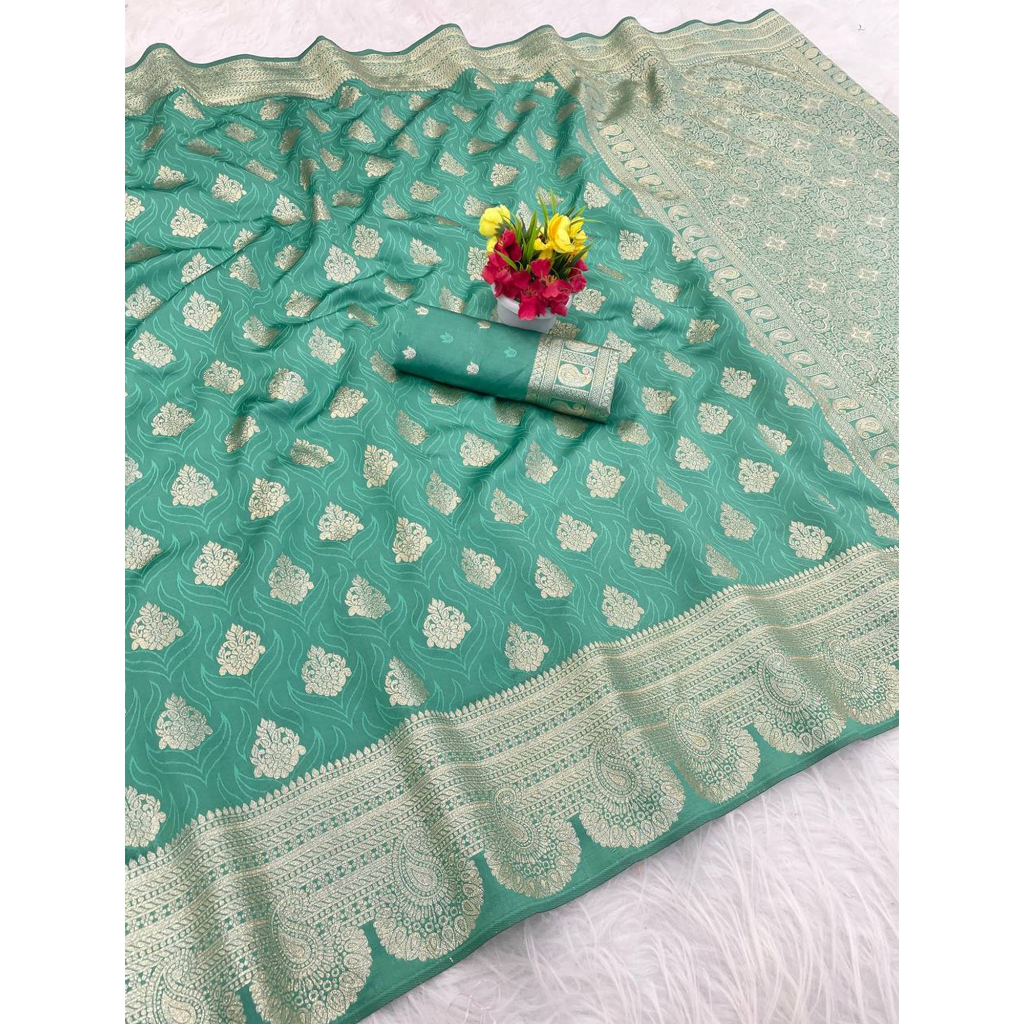 Rama Green Floral Zari Woven Pure Banarasi Silk Saree Designed for Luxurious Festive Elegance
