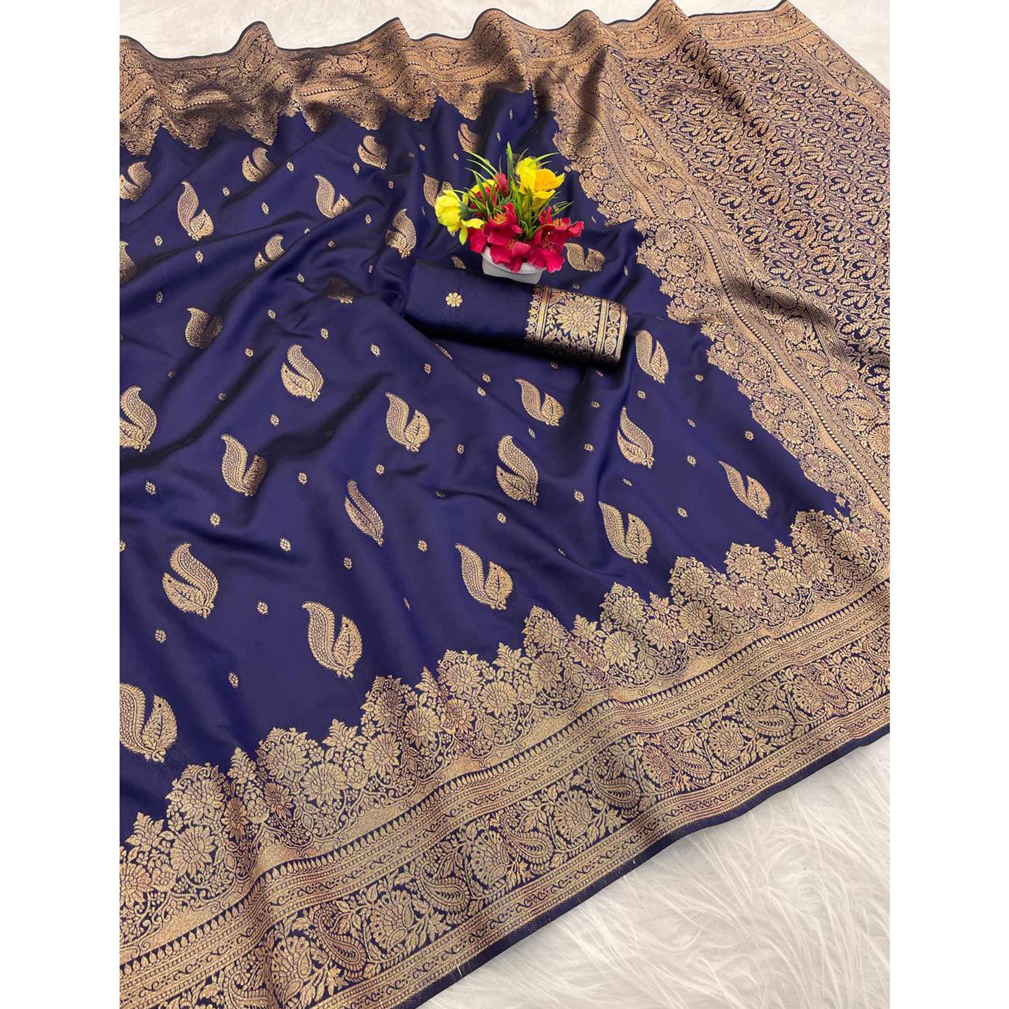 Blue Pure Banarasi Silk Saree Adorned with Exquisite Floral Zari Weaving