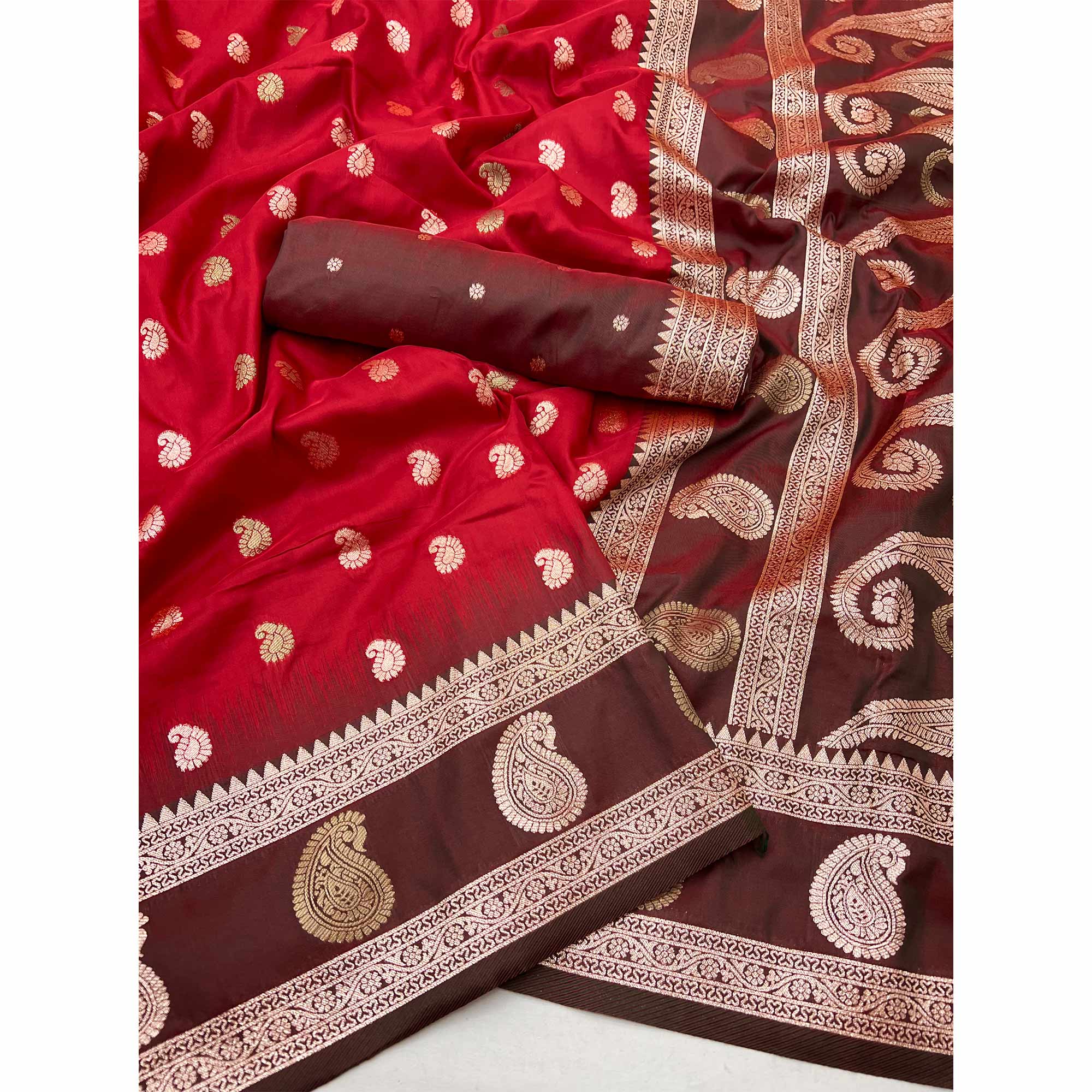 Red Art Silk Saree Adorned With Zari Woven Paisley Motifs & Rich Banarasi Pallu