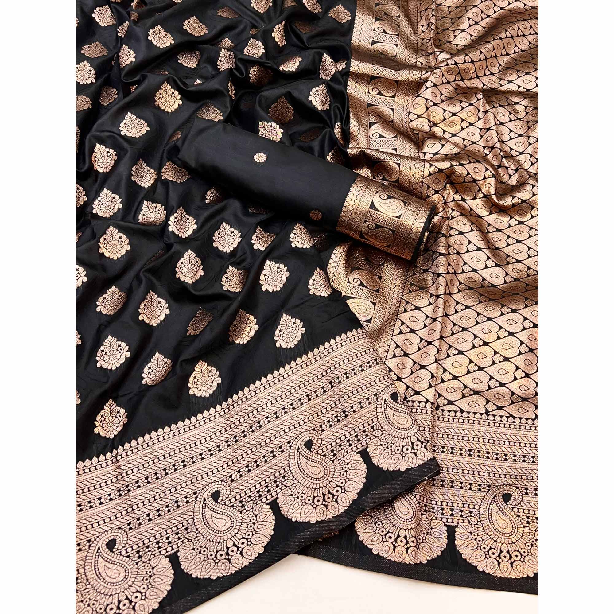 Black Art Silk Saree With Exquisite Floral Zari Work & Banarasi Pallu