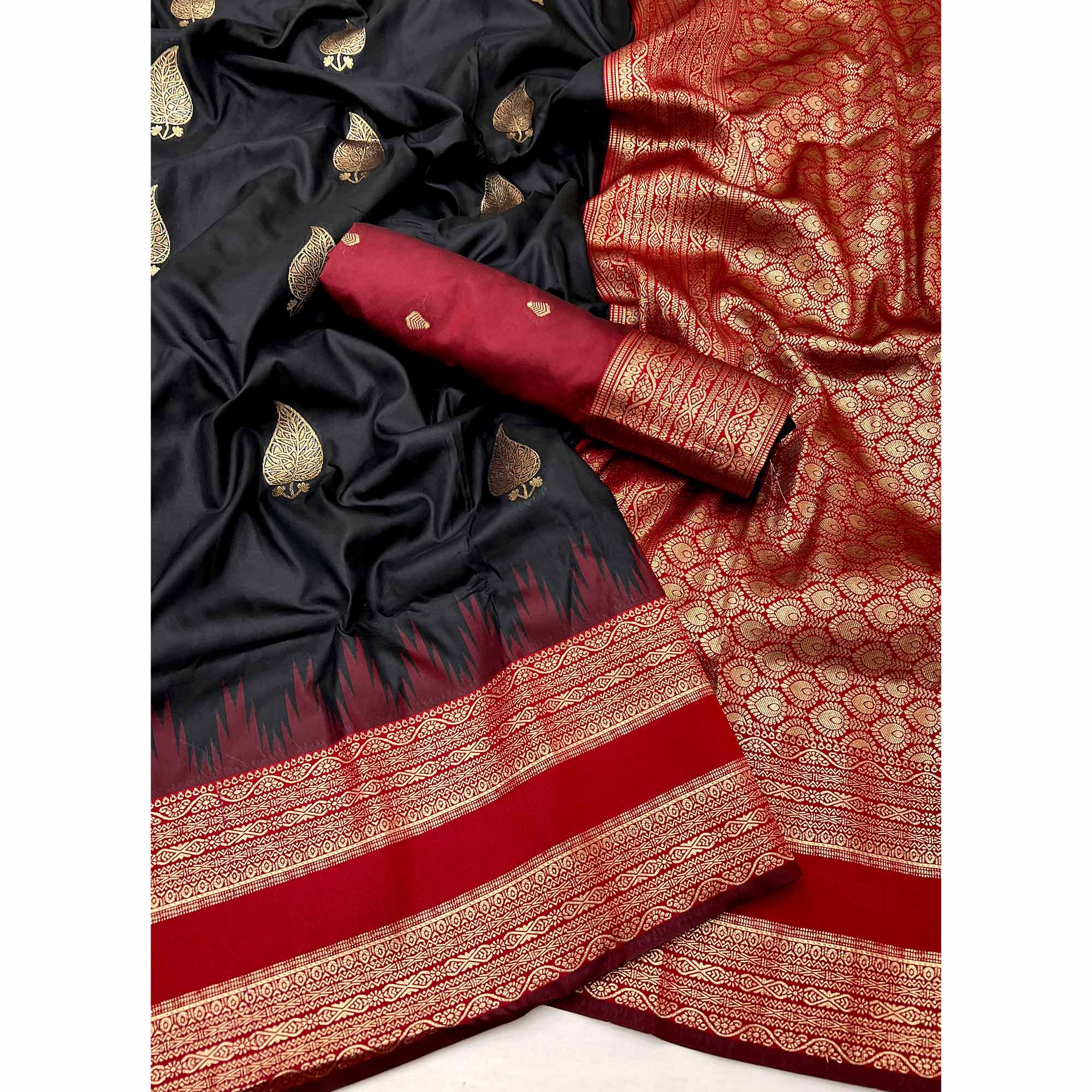 Black Zari Woven Art Silk Saree Featuring Delicate Floral Motifs & Regal Banarasi Pallu