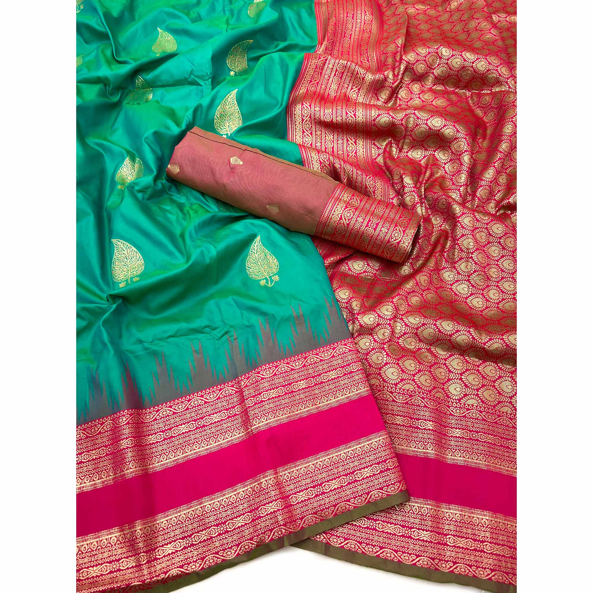 Rama Green Zari Woven Art Silk Saree Featuring Delicate Floral Motifs & Regal Banarasi Pallu