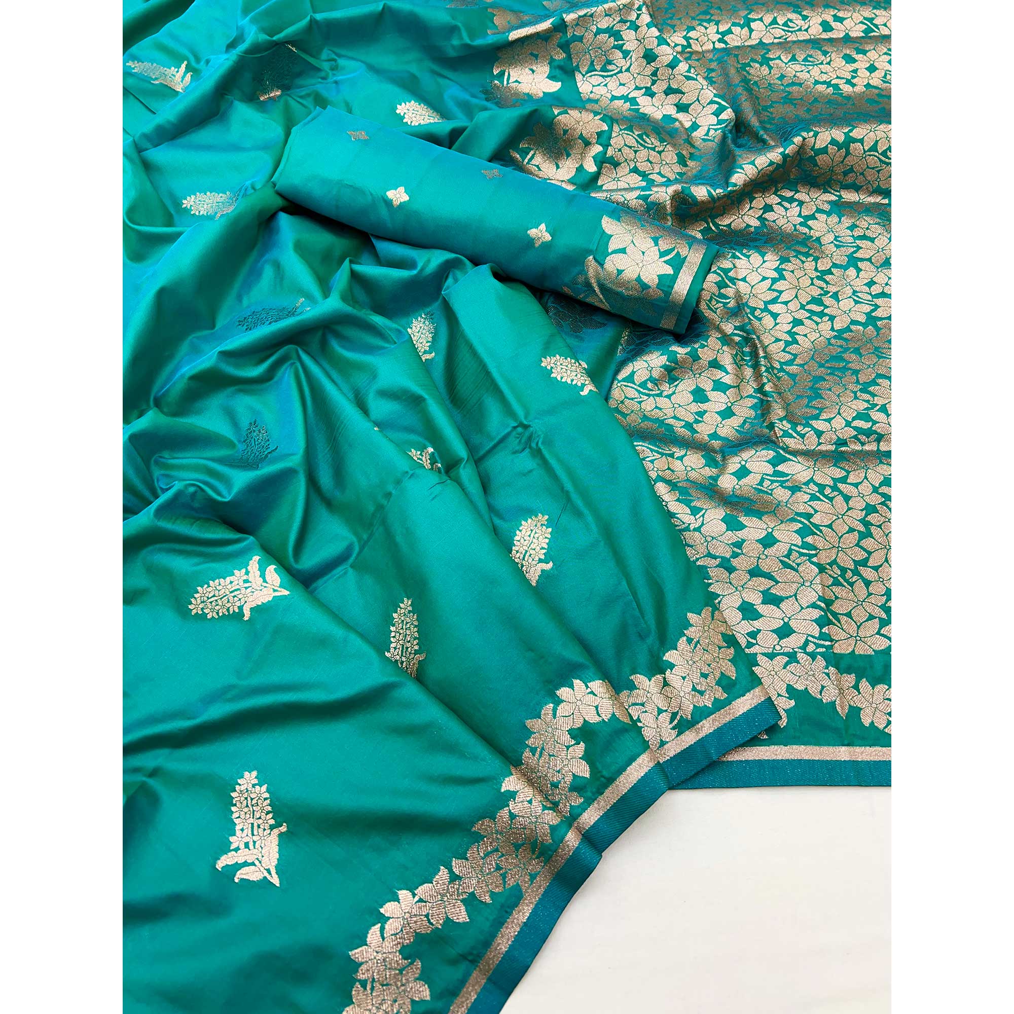 Rama Green Art Silk Saree With Intricate Floral Zari Weaving & Banarasi Pallu