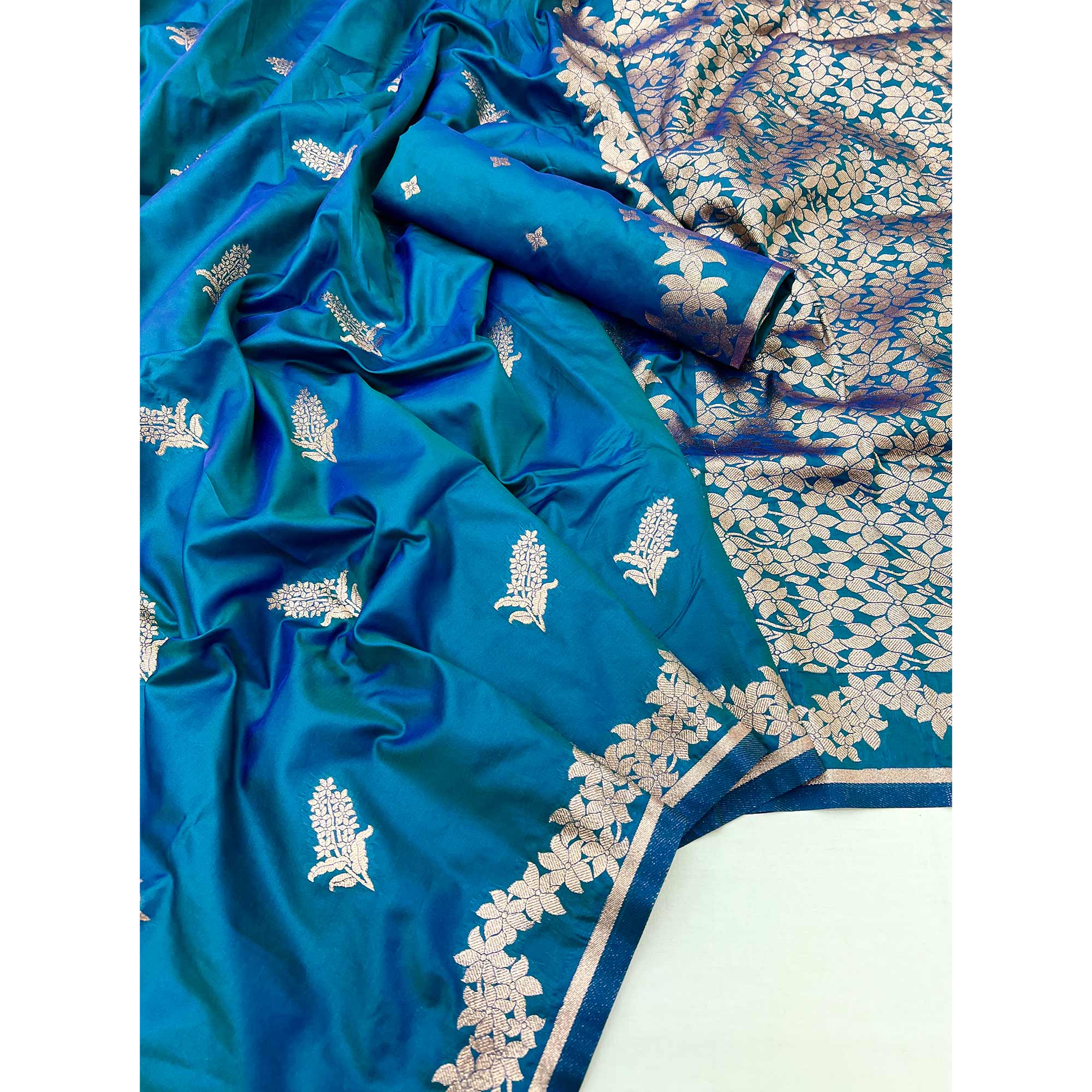 Morpich Blue Art Silk Saree With Intricate Floral Zari Weaving & Banarasi Pallu