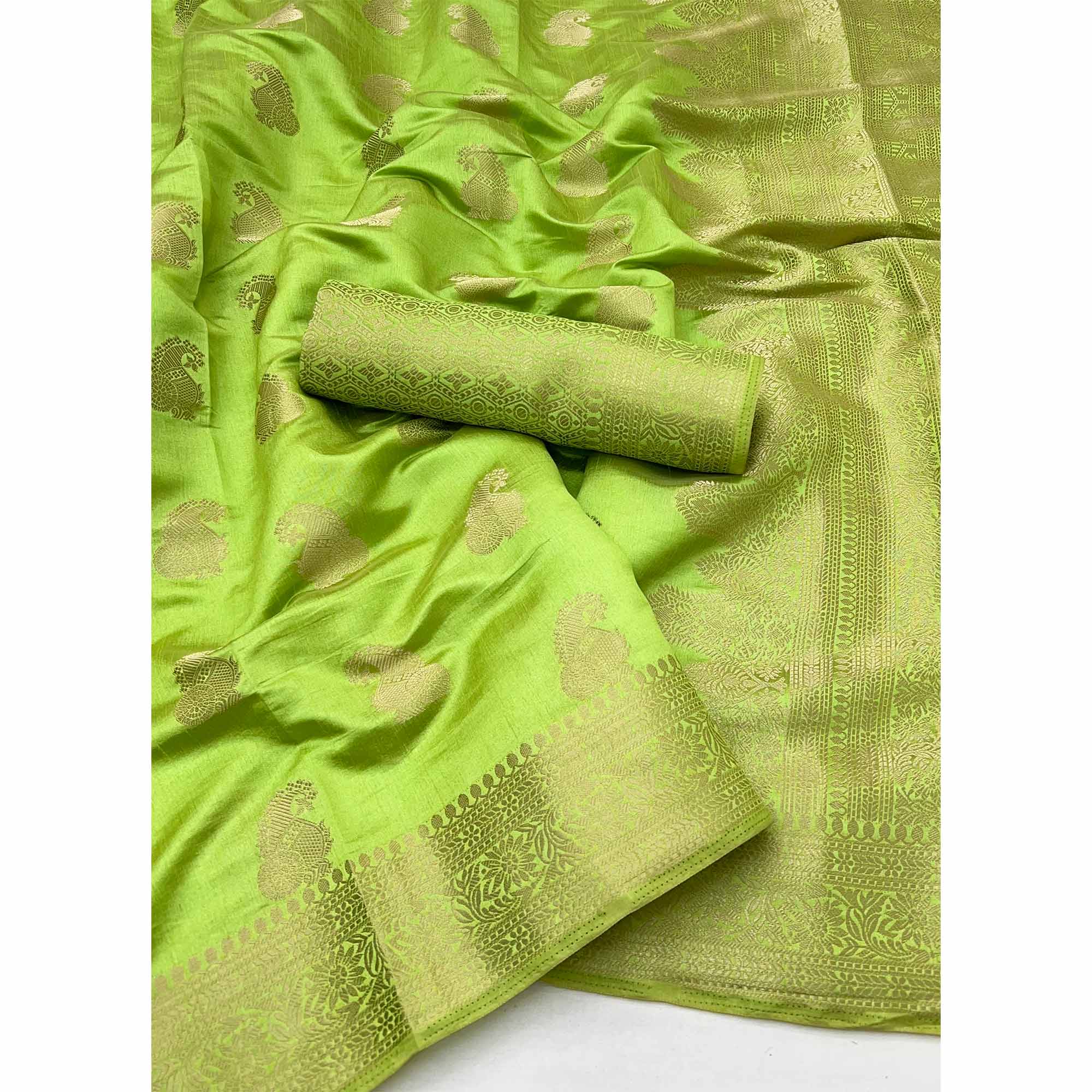 Green Tusser Cotton Silk Saree Adorned With Floral Zari Weave & Tassel Pallu