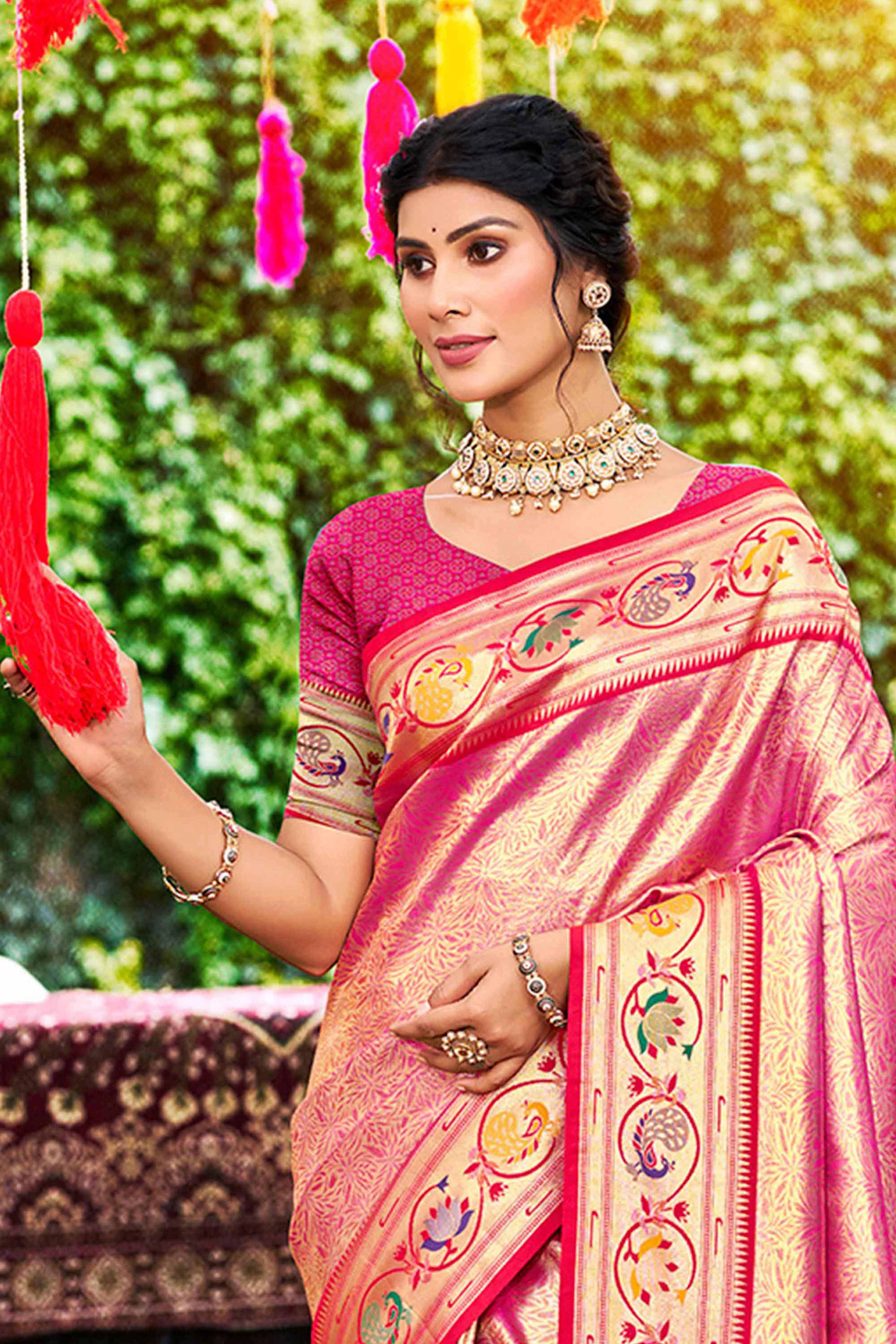 Elegant Rani Pink Weaving Silk Blend Saree With Peacock Border & Artistic Parrot Motif Pallu