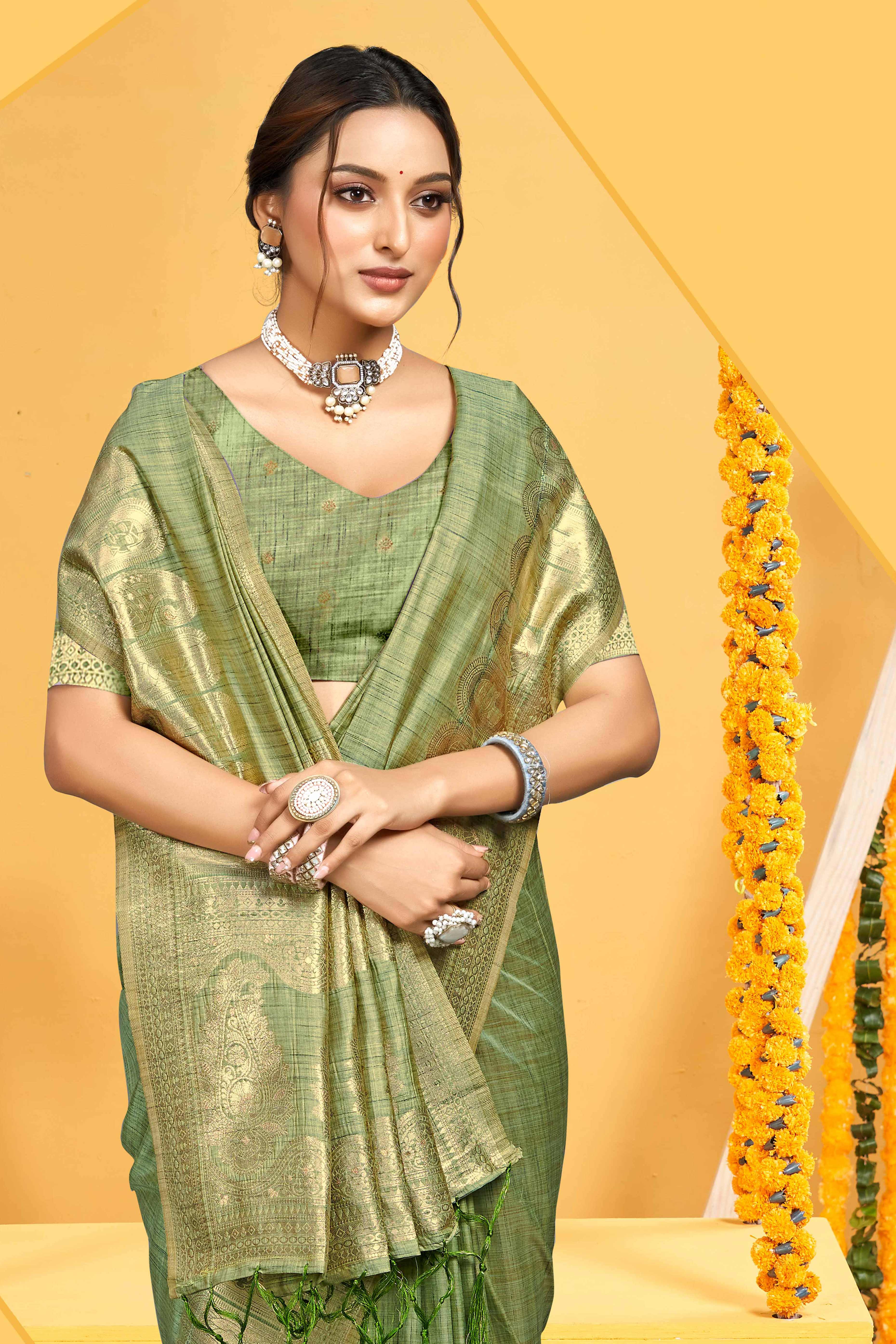 Classic Green Floral & Paisley Design Weaving Assam Silk Blend Saree With Tassel Pallu