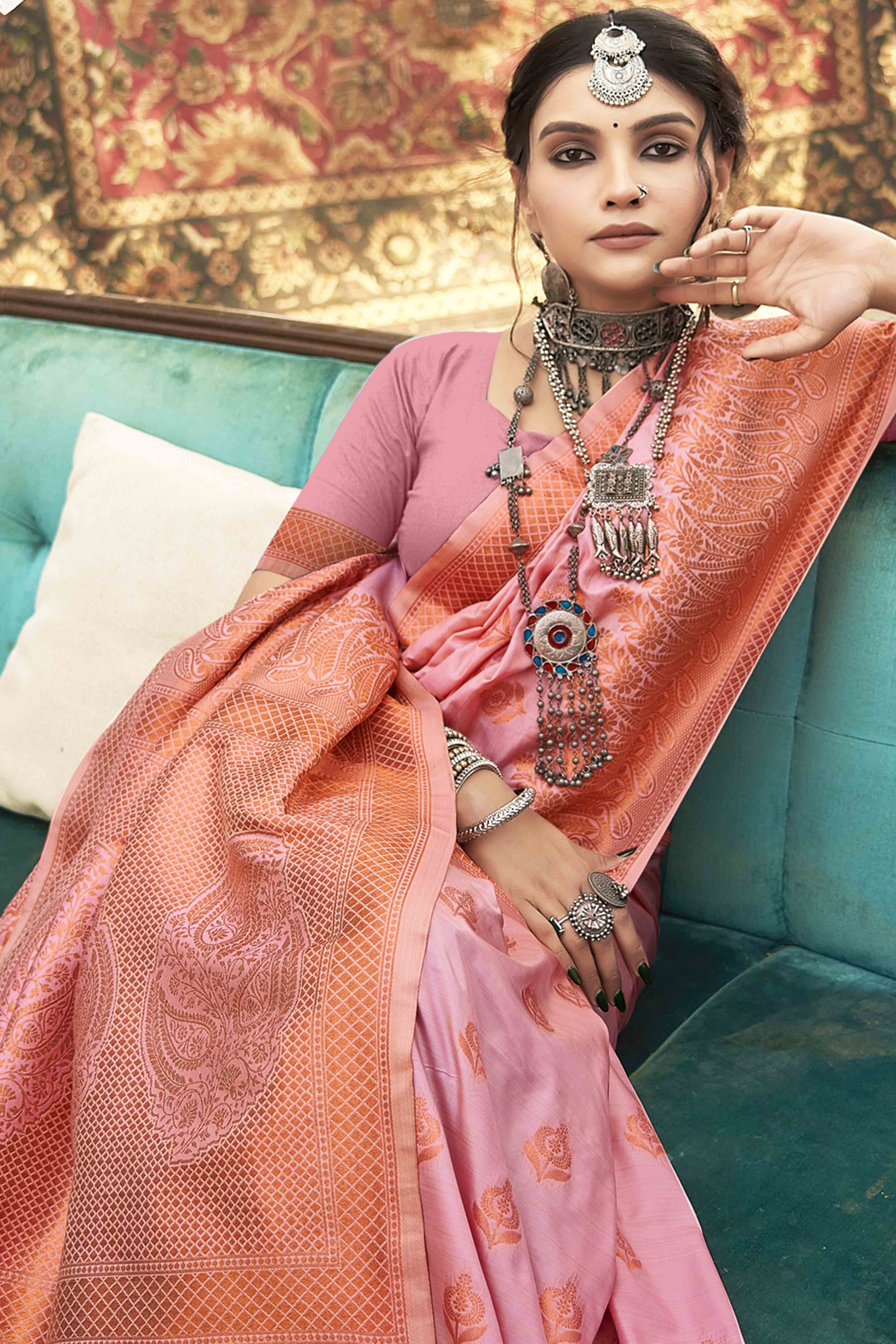 Sophisticated Pink Banarasi Silk Saree With Floral Zari Weaving Work