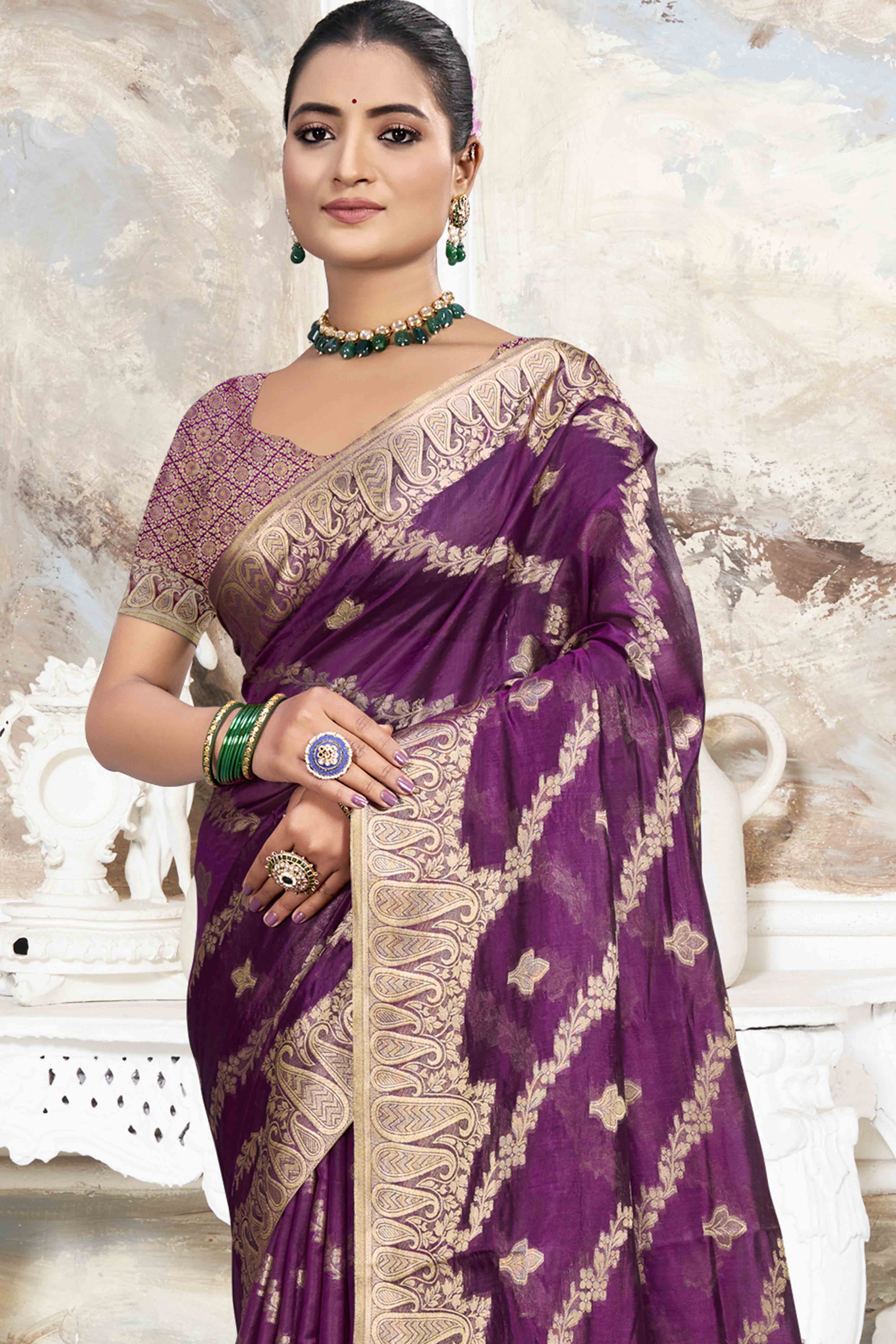 18Wine Floral With Paisley Pattern Zari Woven Organza Saree