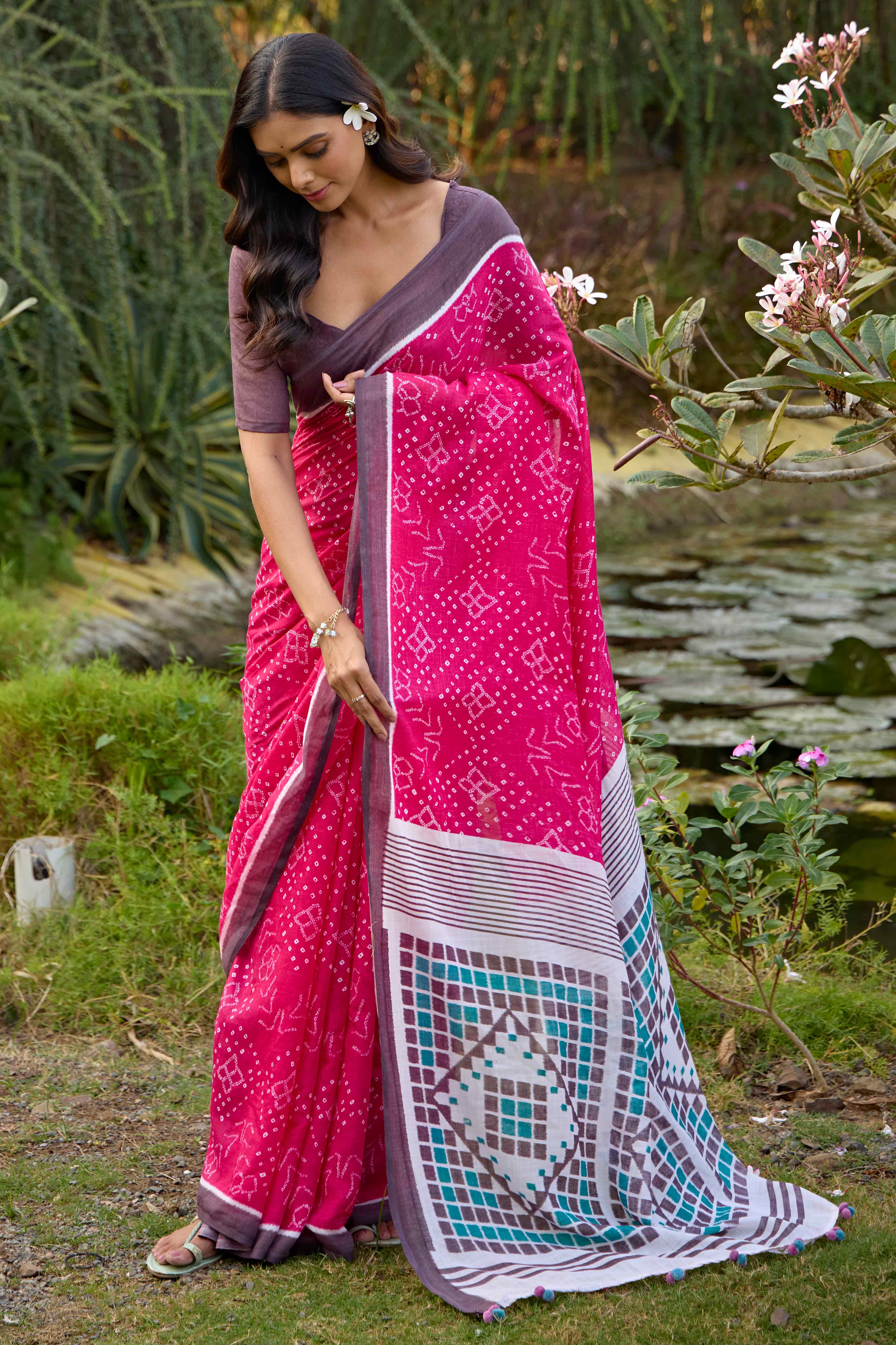 Pink Bandhani Printed Linen Saree