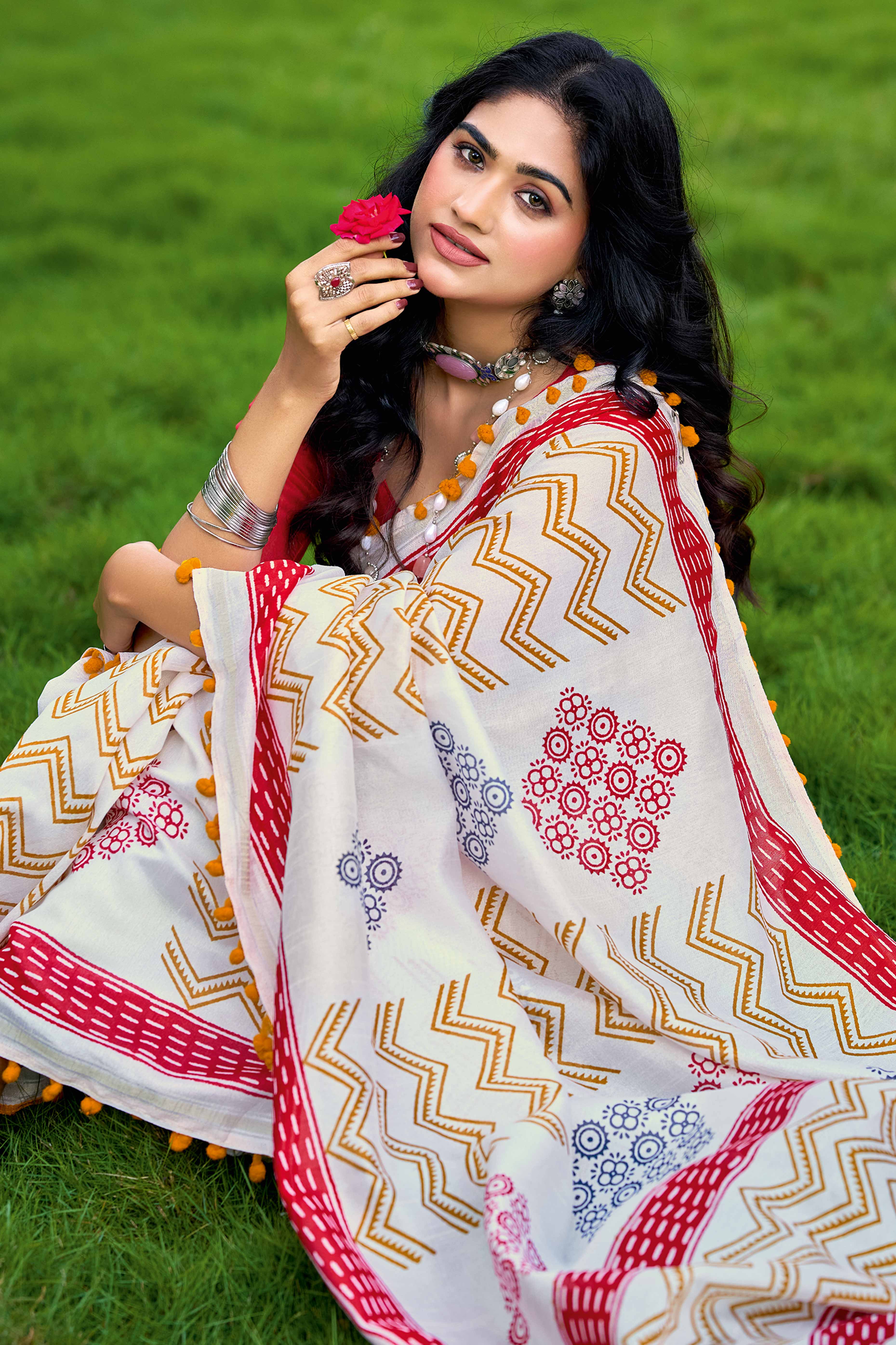 Lightweight Mulmul Cotton Saree in White with Modern Artistic