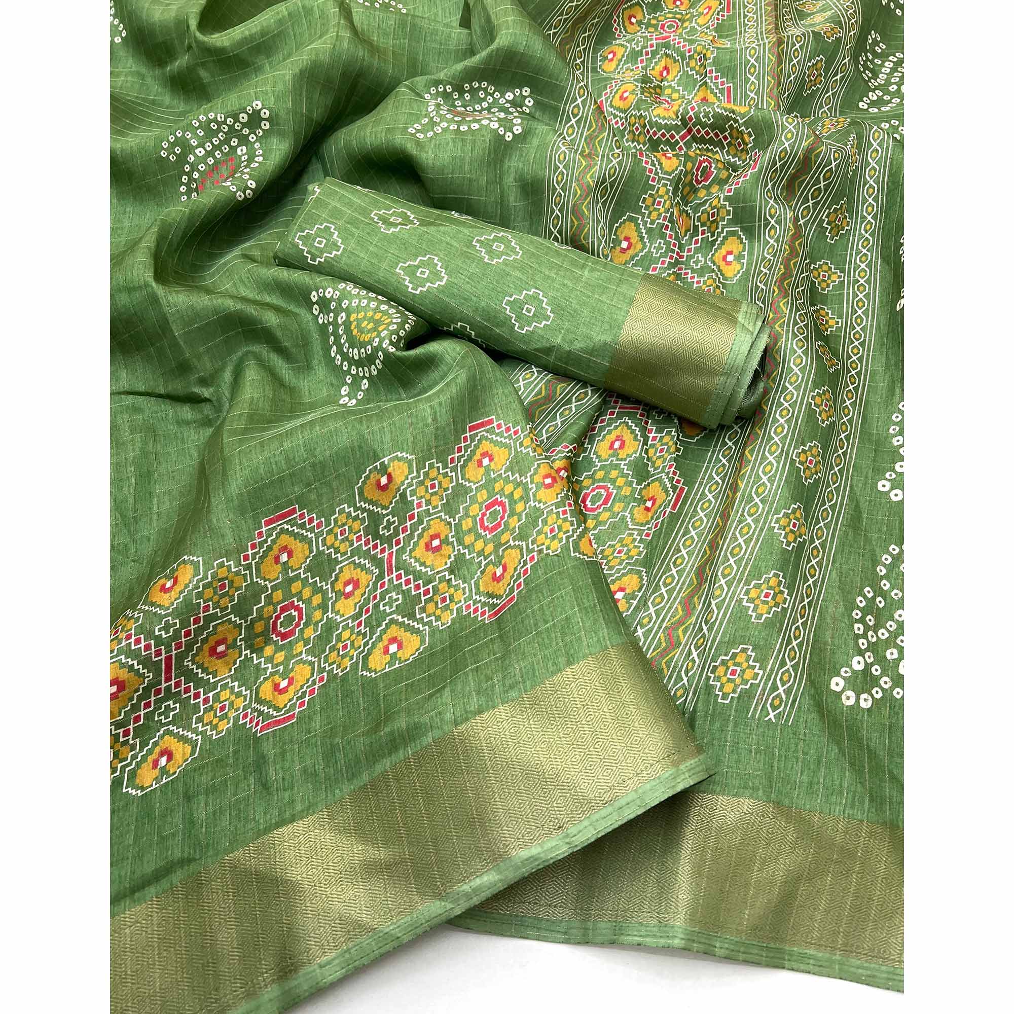 Green Patola Patterned Featuring Weaving Work Dola Silken Drape