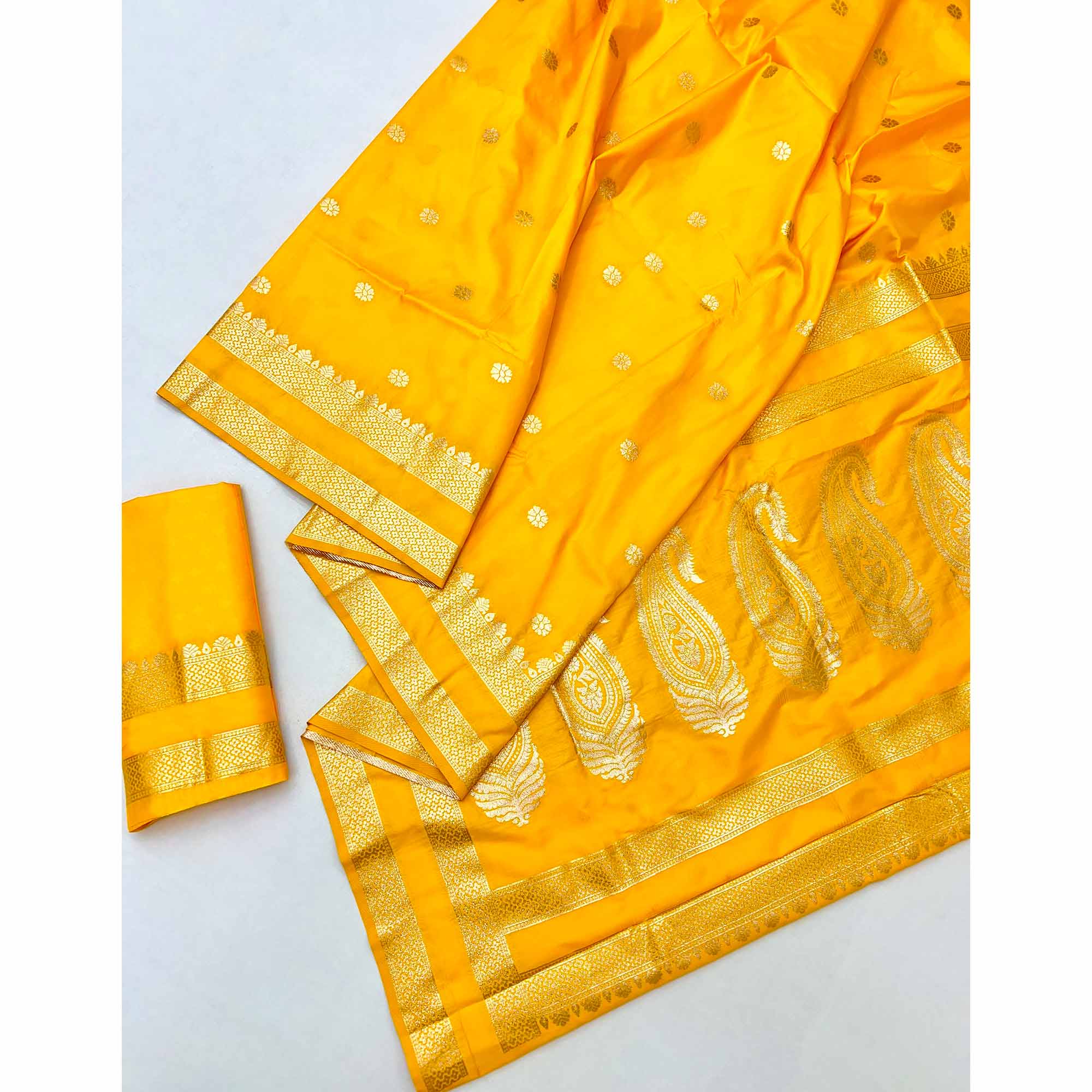 Yellow Ornate Floral Zari Weaving Work Silk Blend Saree With Festive Shine