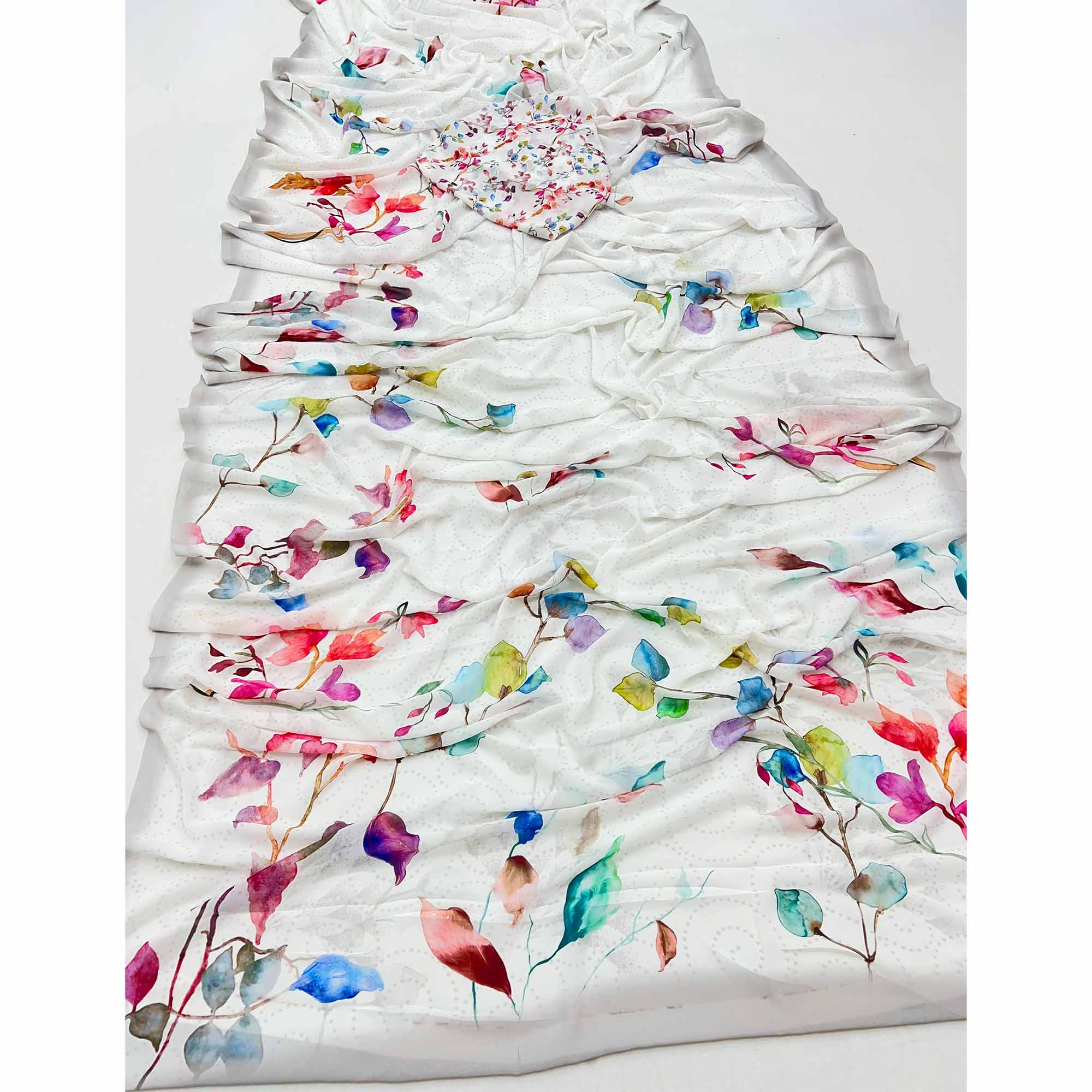 Graceful White Lightweight Georgette Saree With Floral Digital Artwork