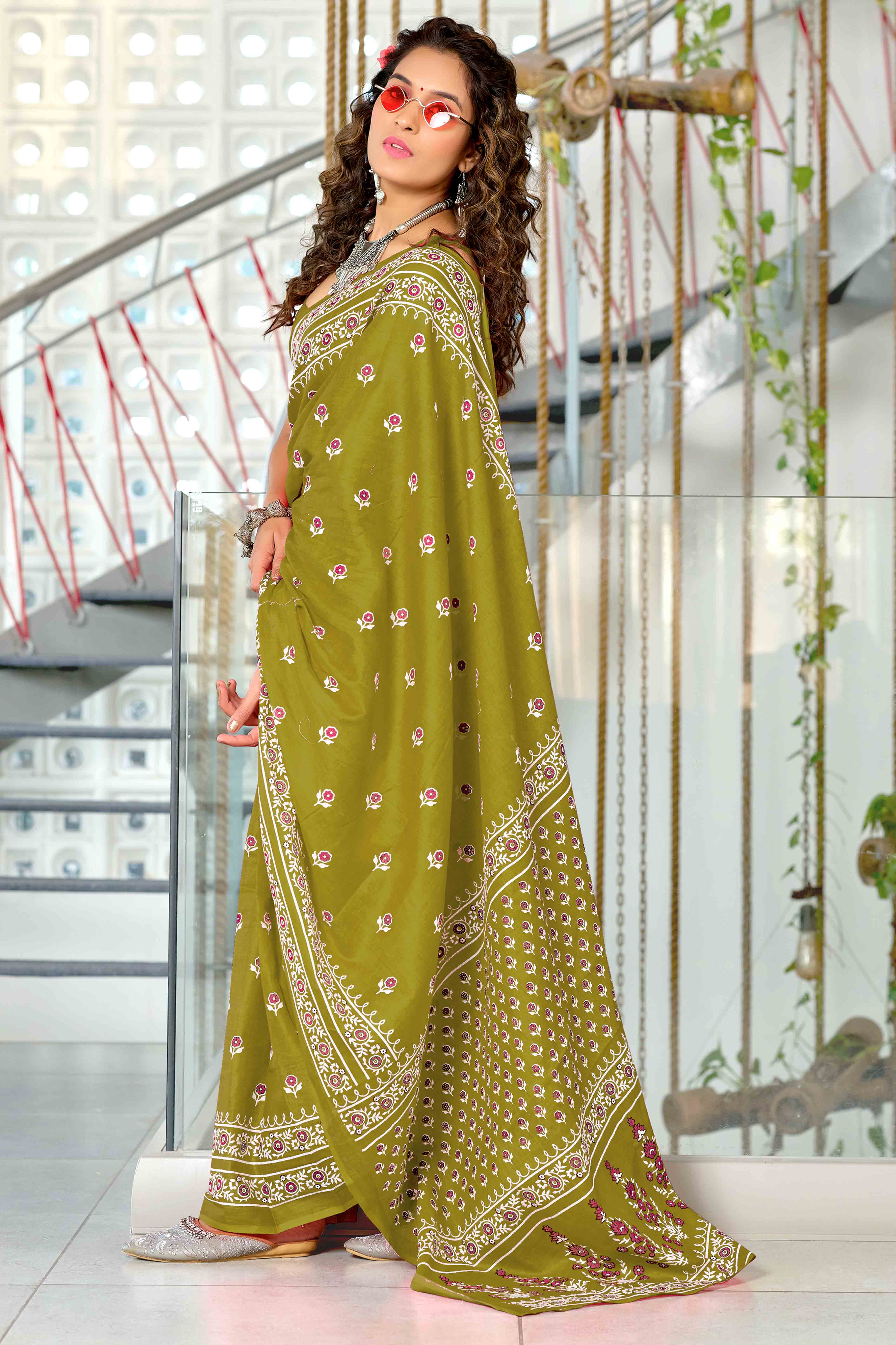 Mehendi Green Soft Cotton Saree with Elegant Floral Print