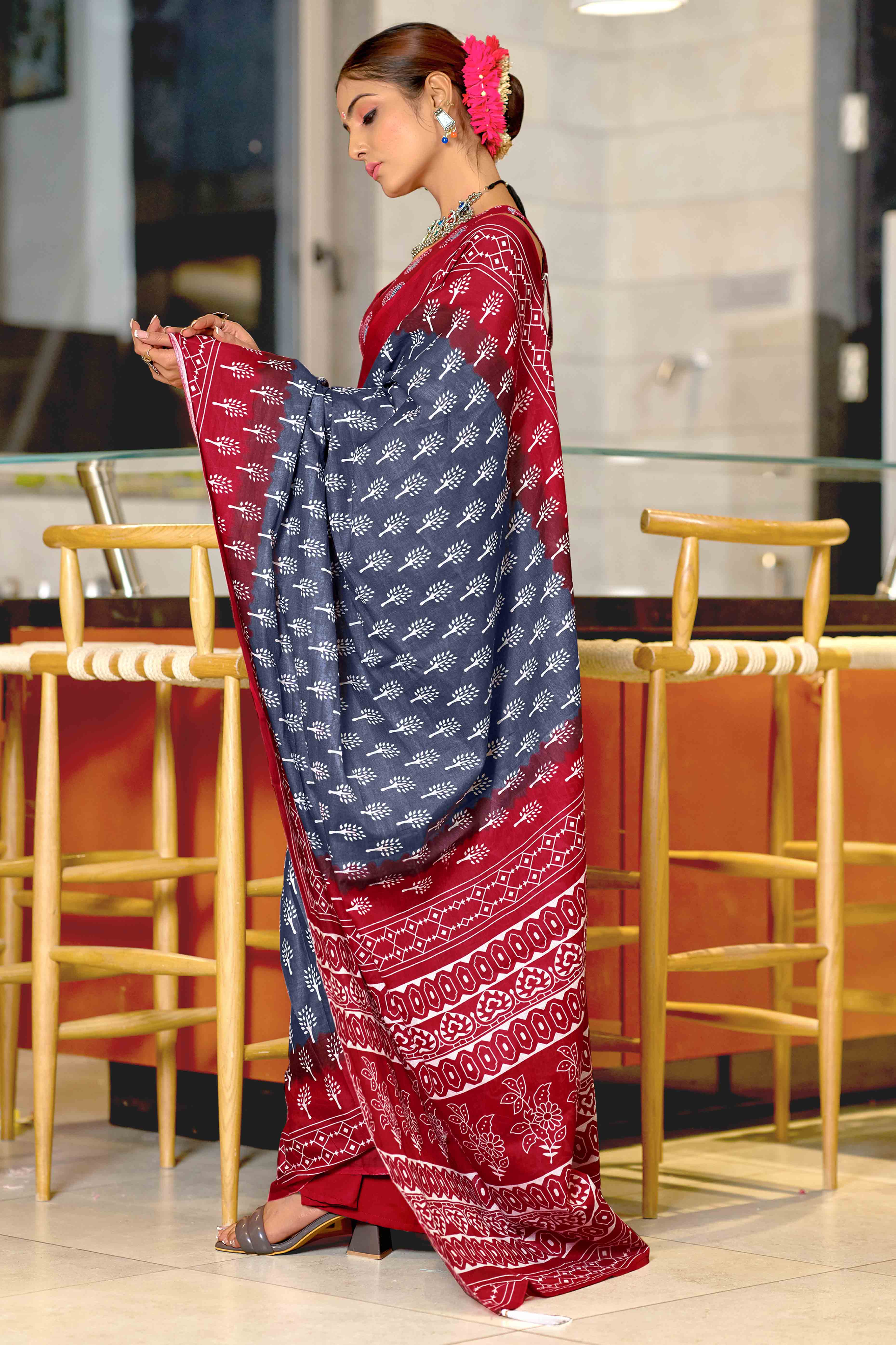 Vibrant Red & Grey Floral Print Soft Cotton Saree for Daily Wear